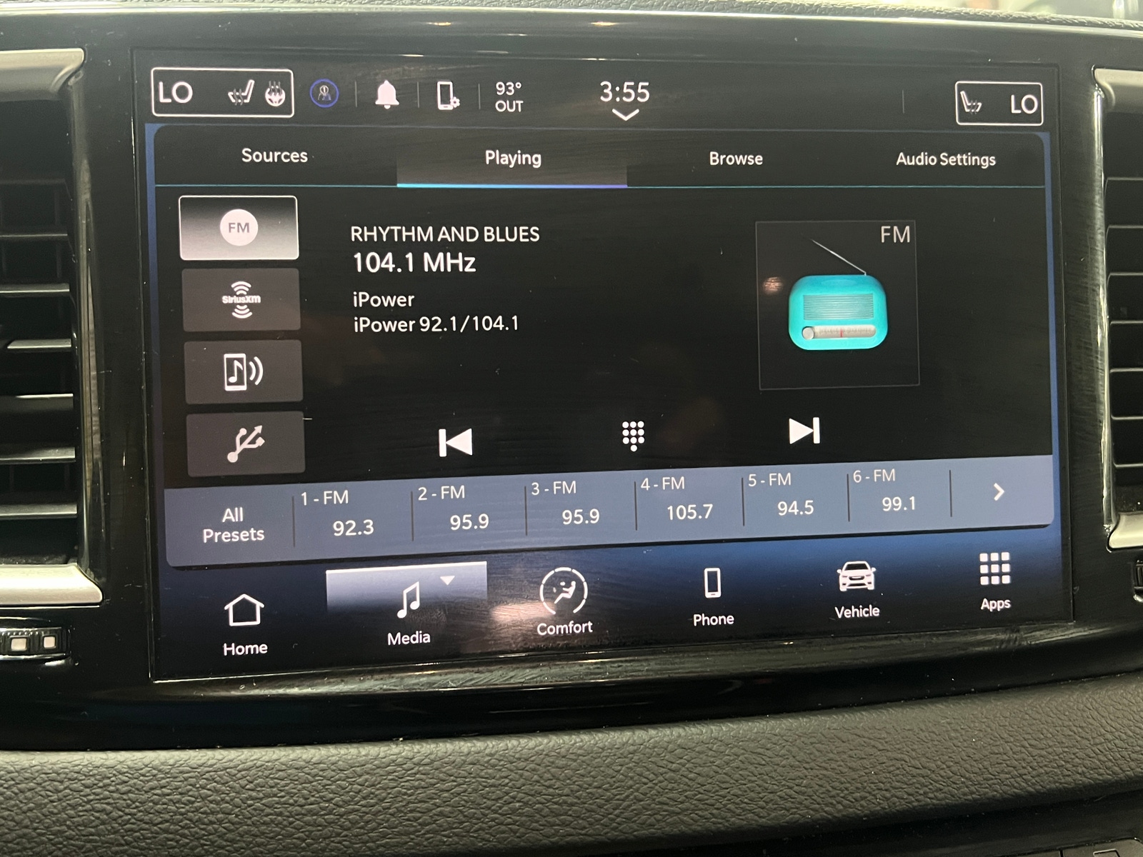 Thumbnail: 2024 Chrysler Pacifica - 3