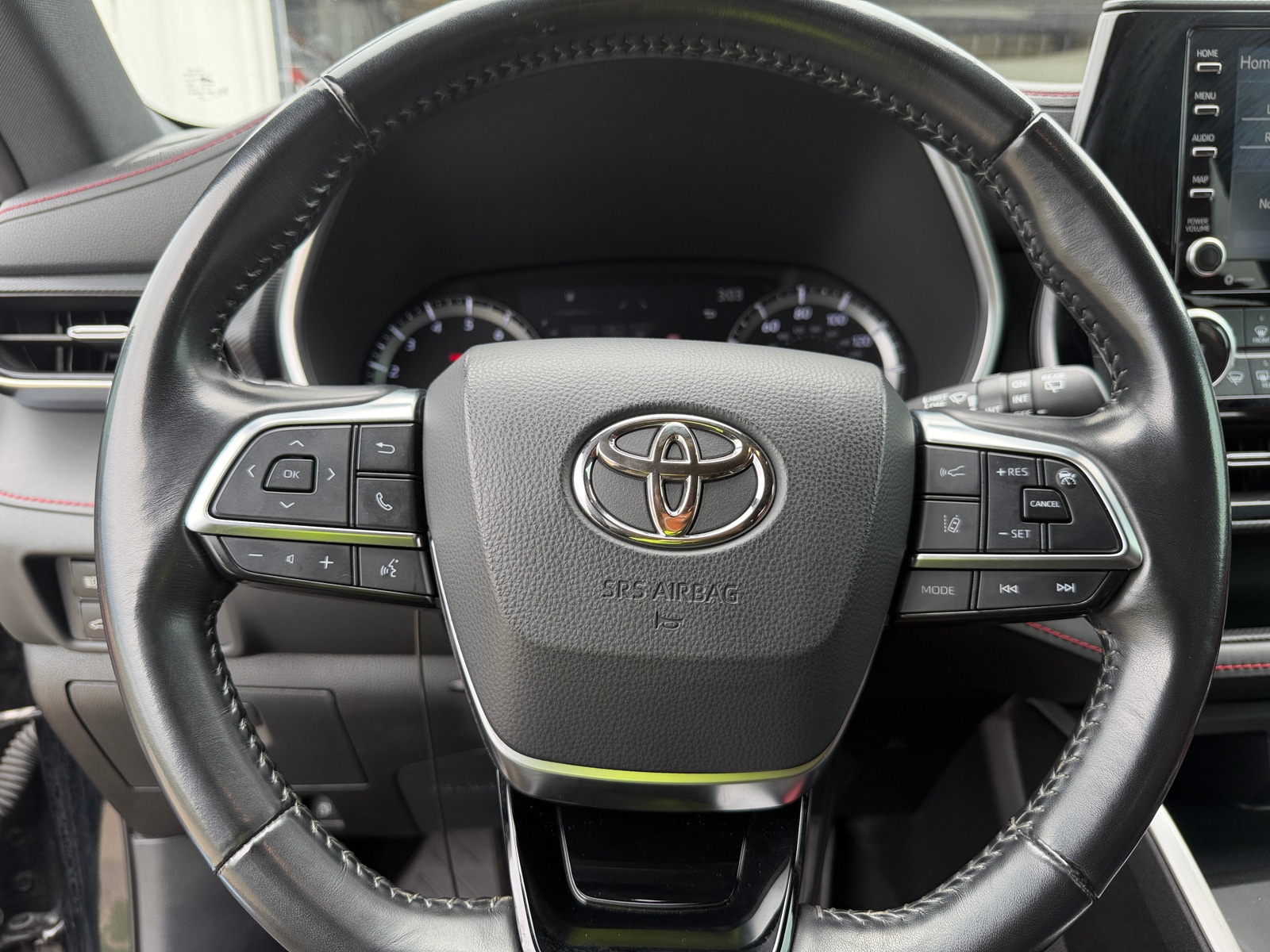 Thumbnail: 2021 Toyota Highlander - 5
