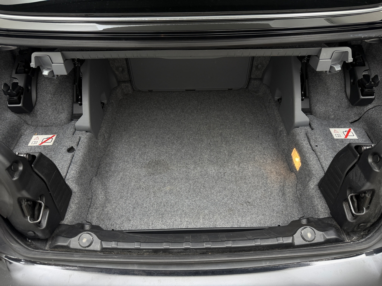 Thumbnail: 2011 BMW 3 Series - 6