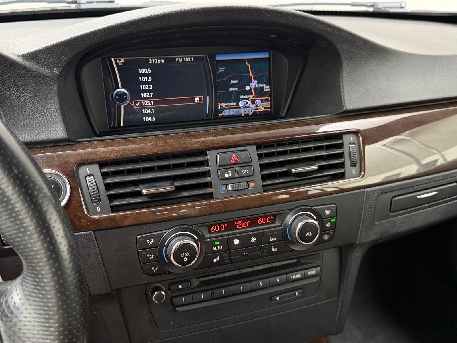 Thumbnail: 2011 BMW 3 Series - 3