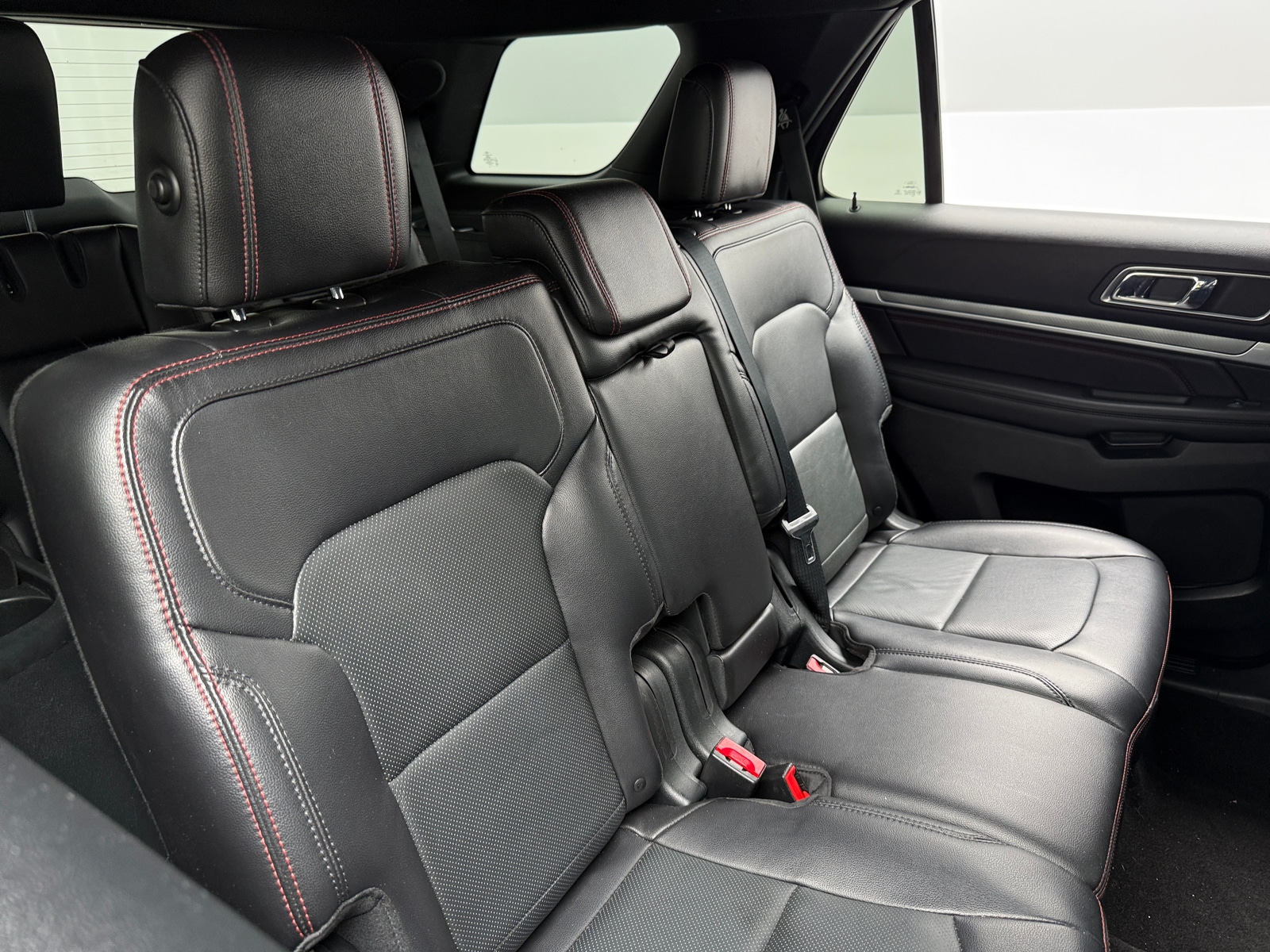 Thumbnail: 2019 Ford Explorer - 5
