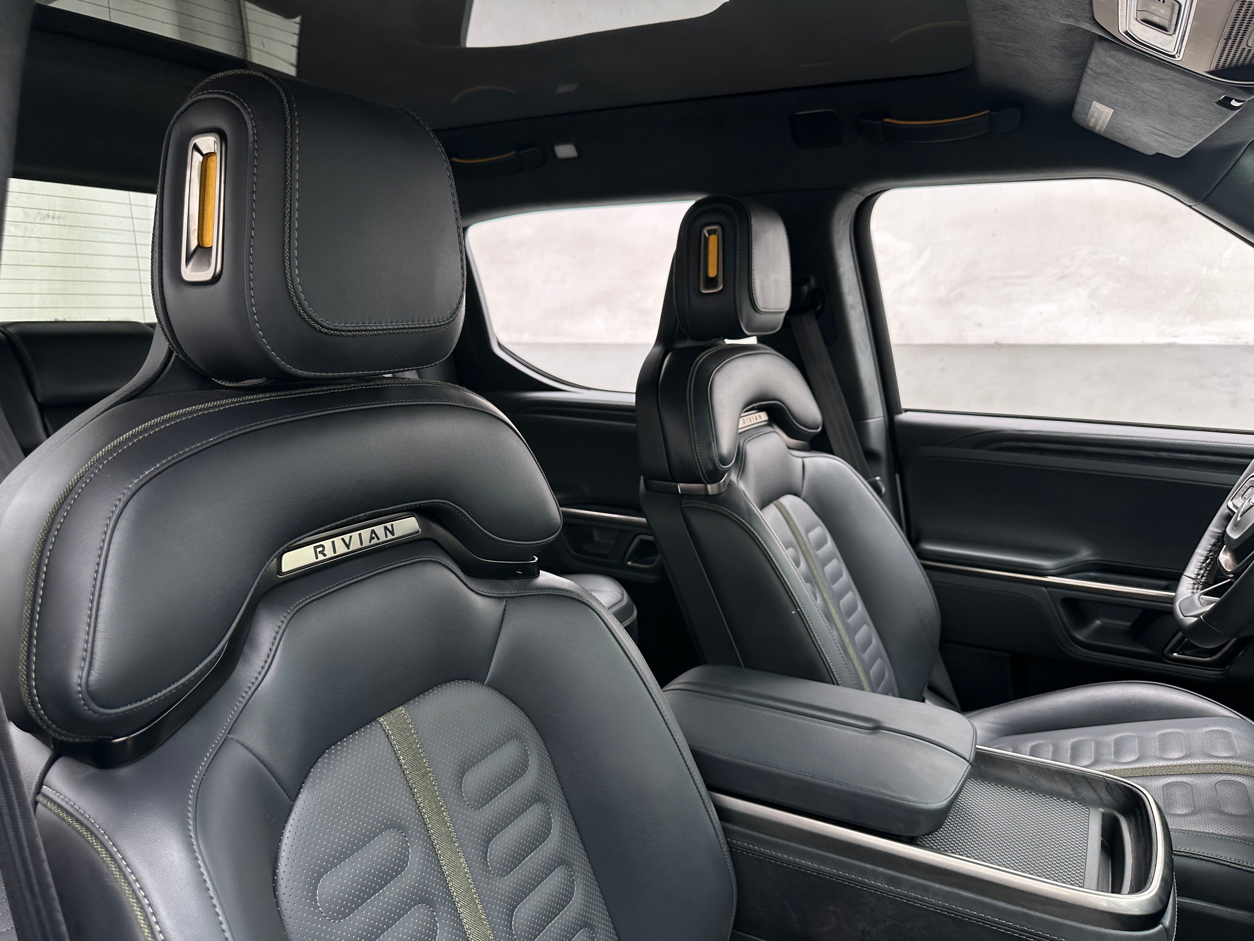 2024 Rivian R1T Adventure