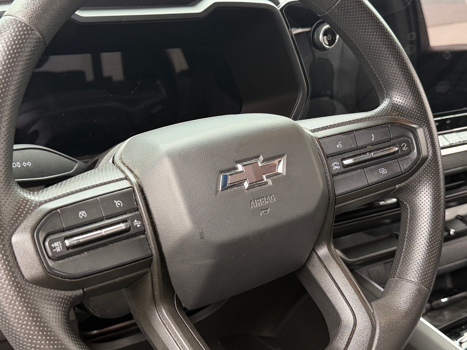 Thumbnail: 2024 Chevrolet Colorado - 4