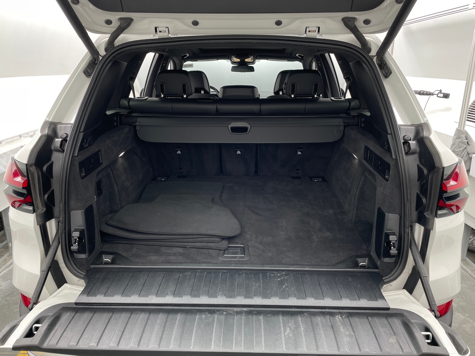 Thumbnail: 2025 BMW X5 - 6