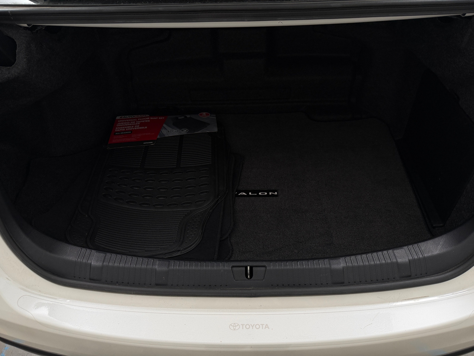 Thumbnail: 2015 Toyota Avalon - 6