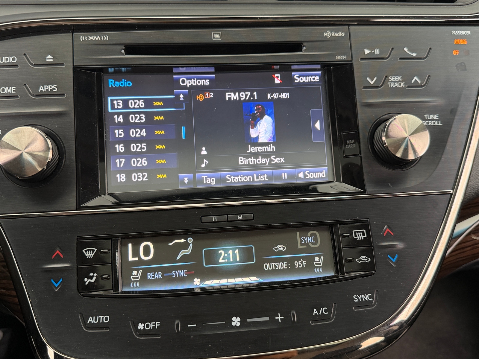 Thumbnail: 2015 Toyota Avalon - 3
