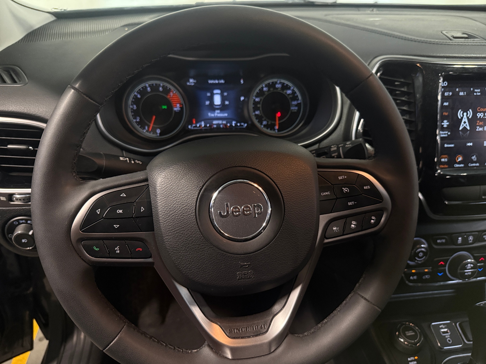 Thumbnail: 2022 Jeep Cherokee - 4