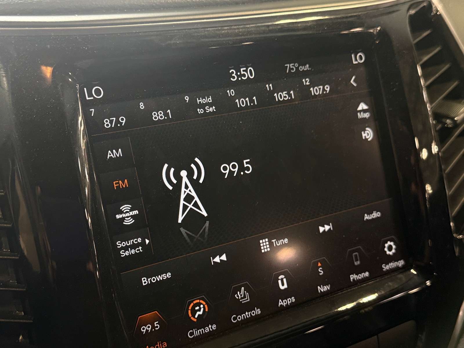 Thumbnail: 2022 Jeep Cherokee - 3