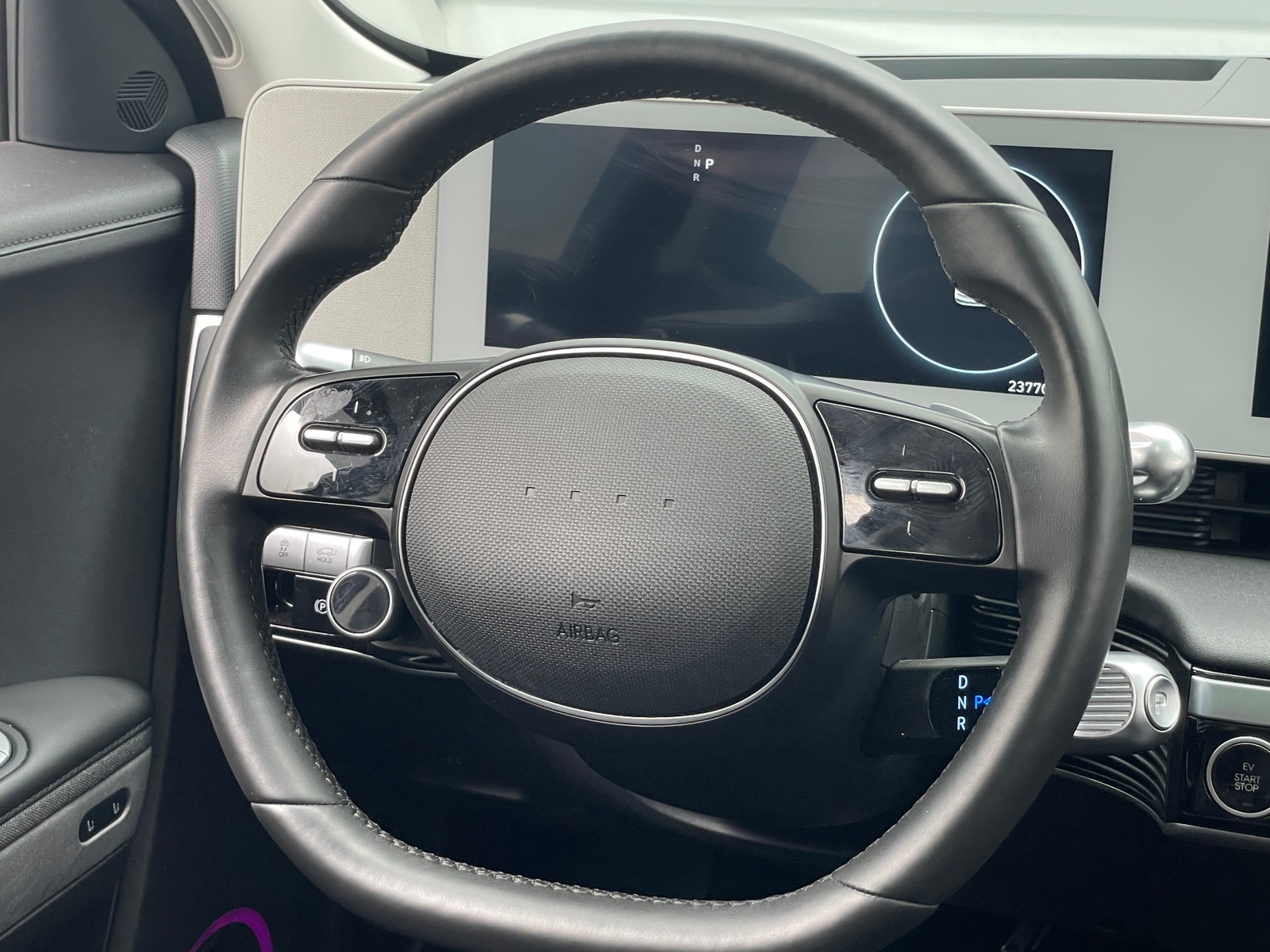 Thumbnail: 2023 Hyundai Ioniq 5 - 4
