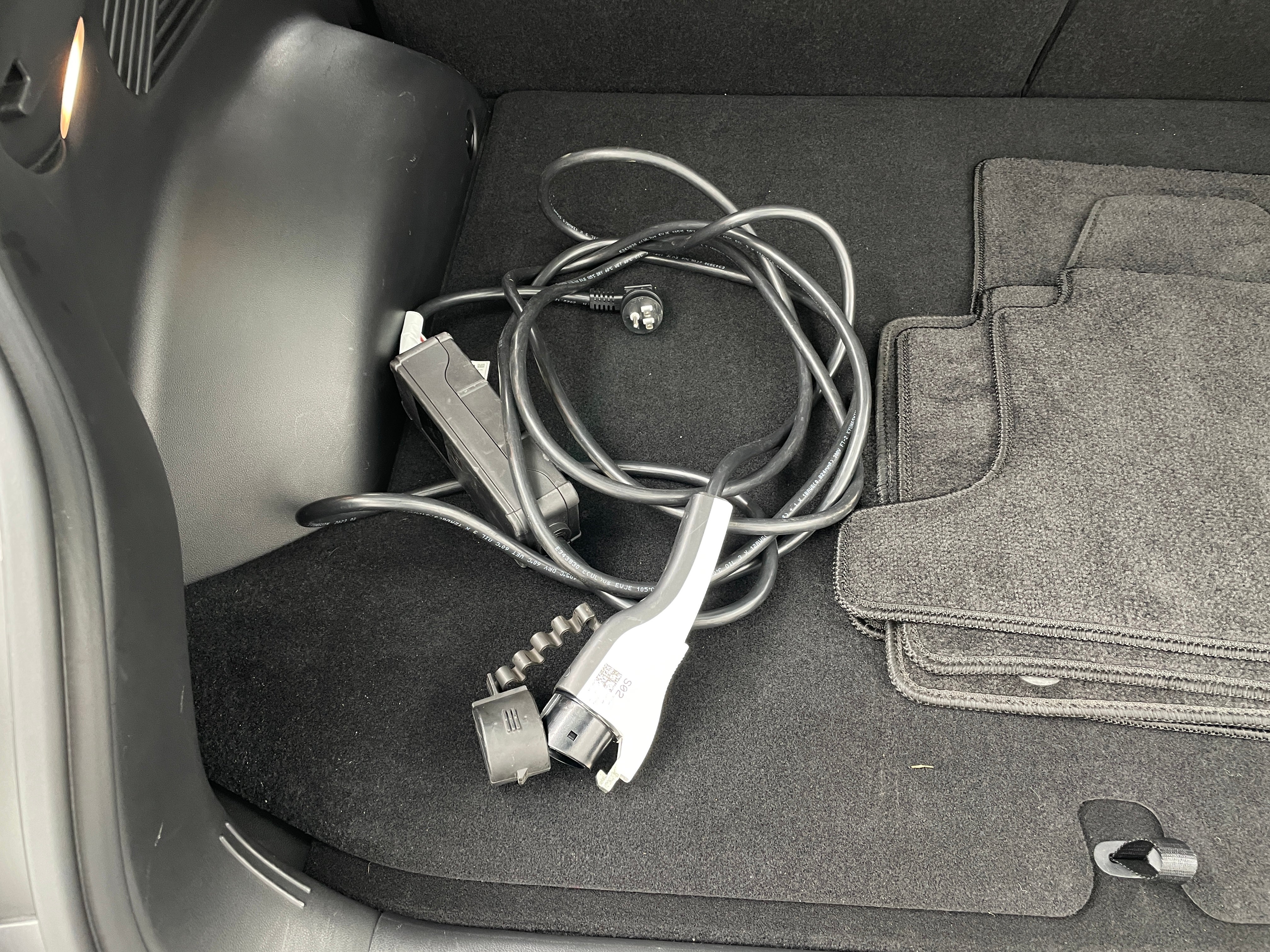 Used 2023 Hyundai IONIQ 5 Limited with VIN KM8KRDAF5PU185587 for sale in Oak Creek, WI