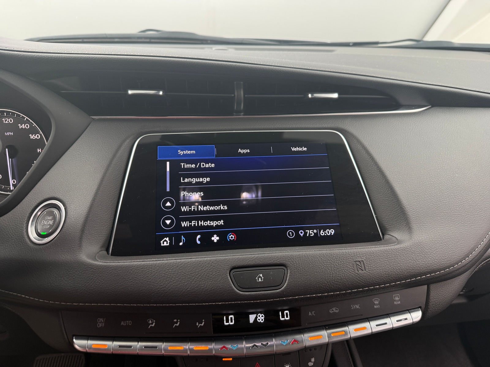 Thumbnail: 2020 Cadillac XT4 - 3