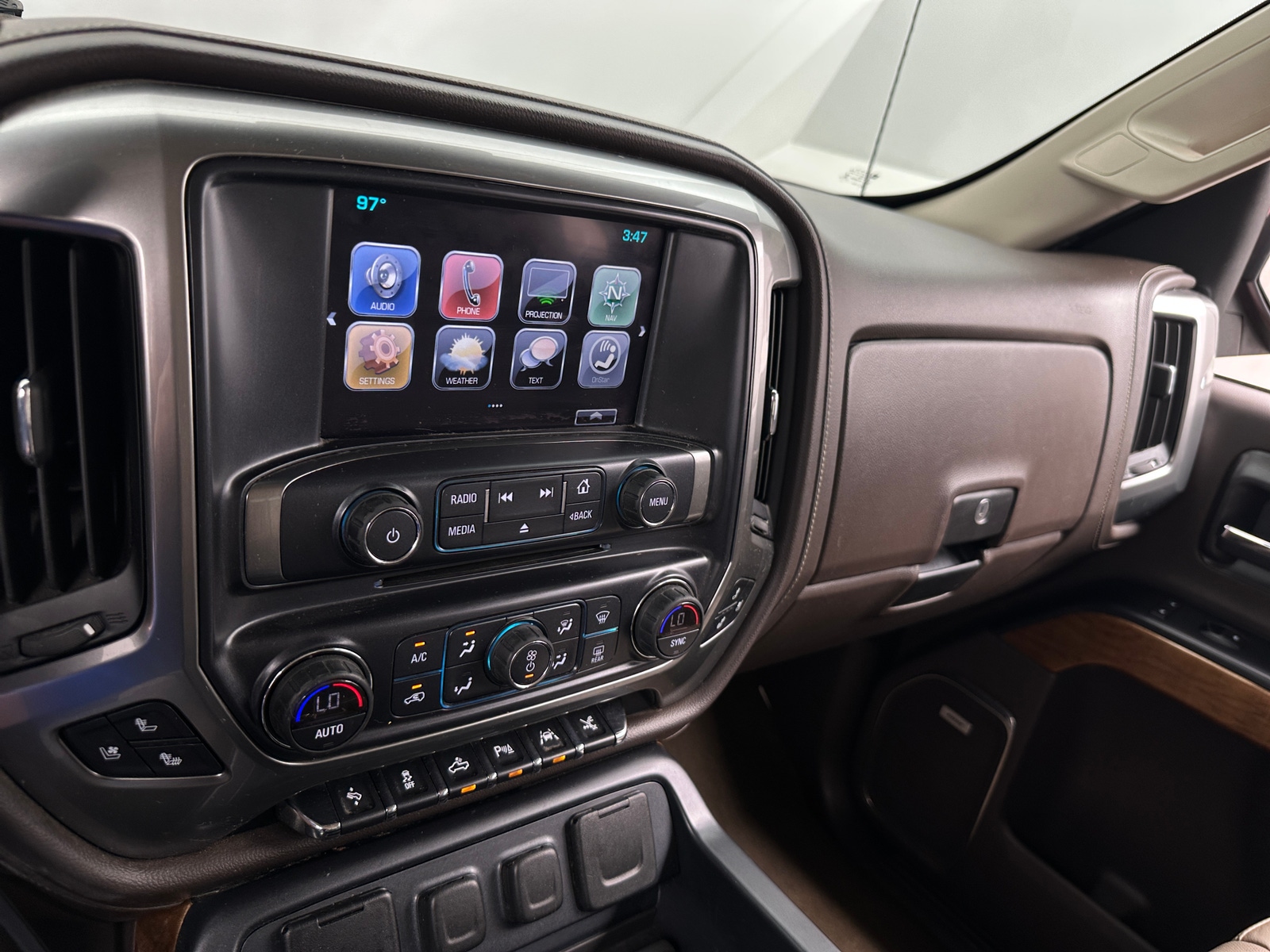 Thumbnail: 2017 Chevrolet Silverado 1500 - 3