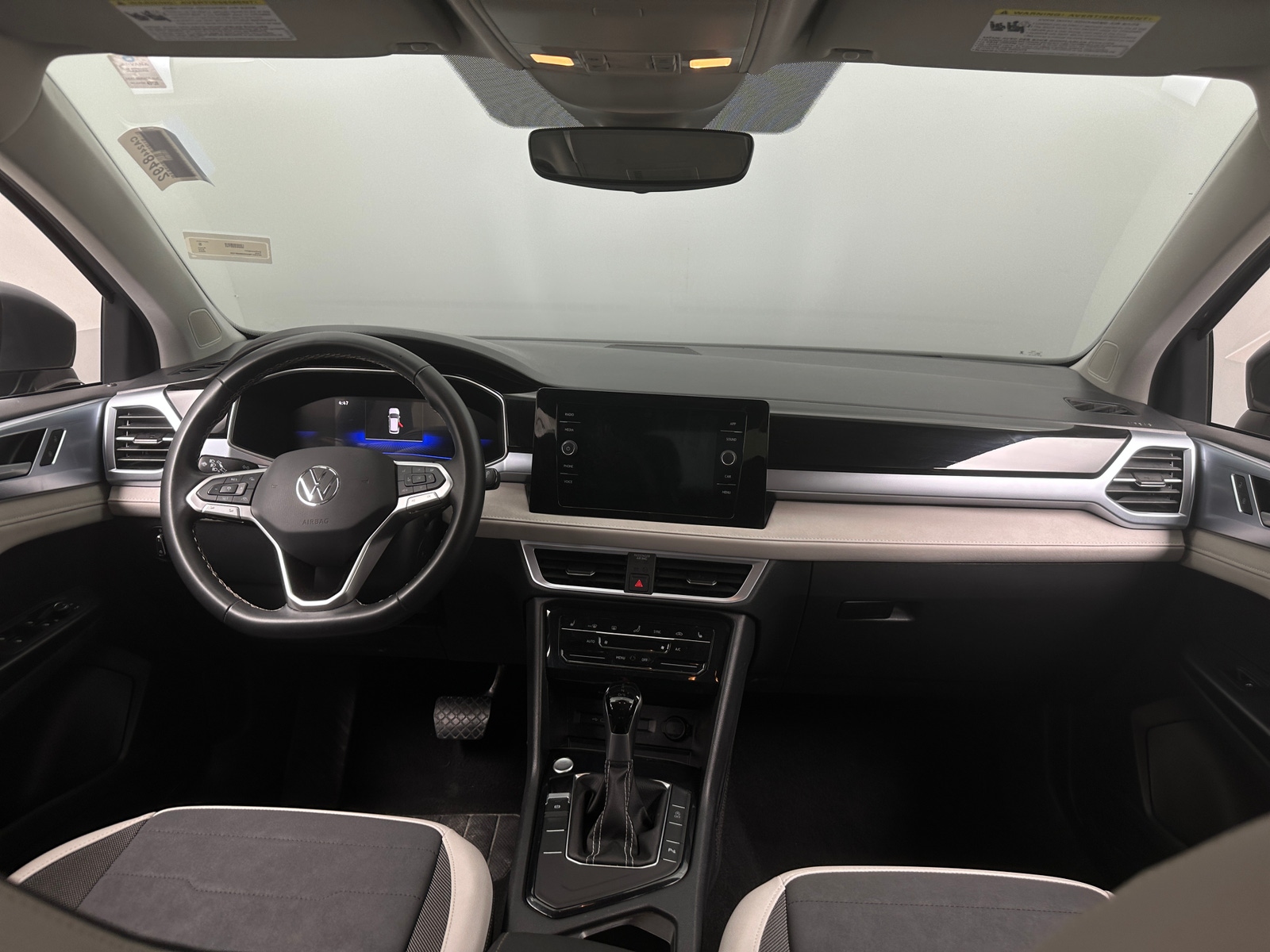 Thumbnail: 2025 Volkswagen Taos - 3