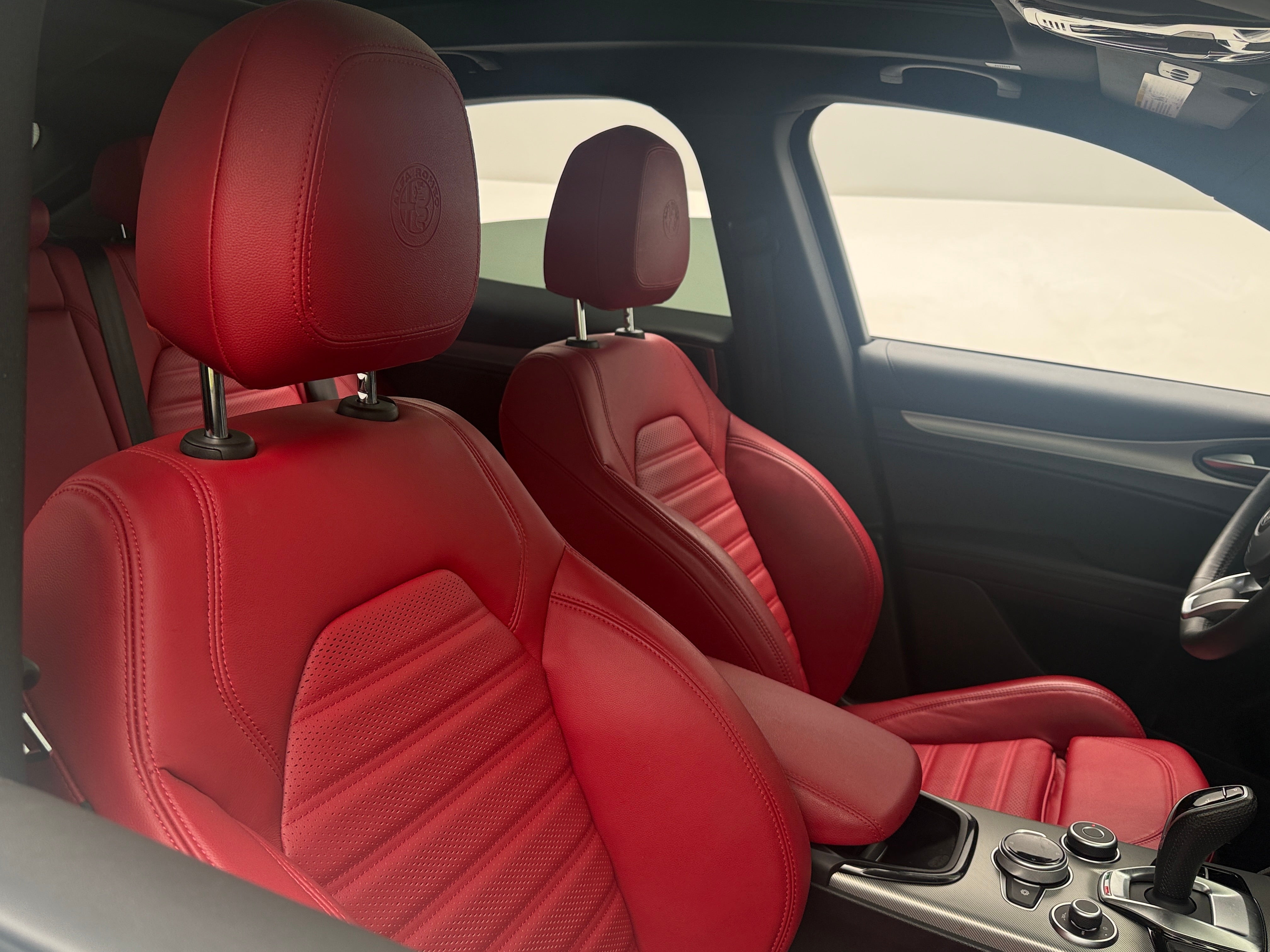 2025 Alfa Romeo Stelvio Base - Photo 4