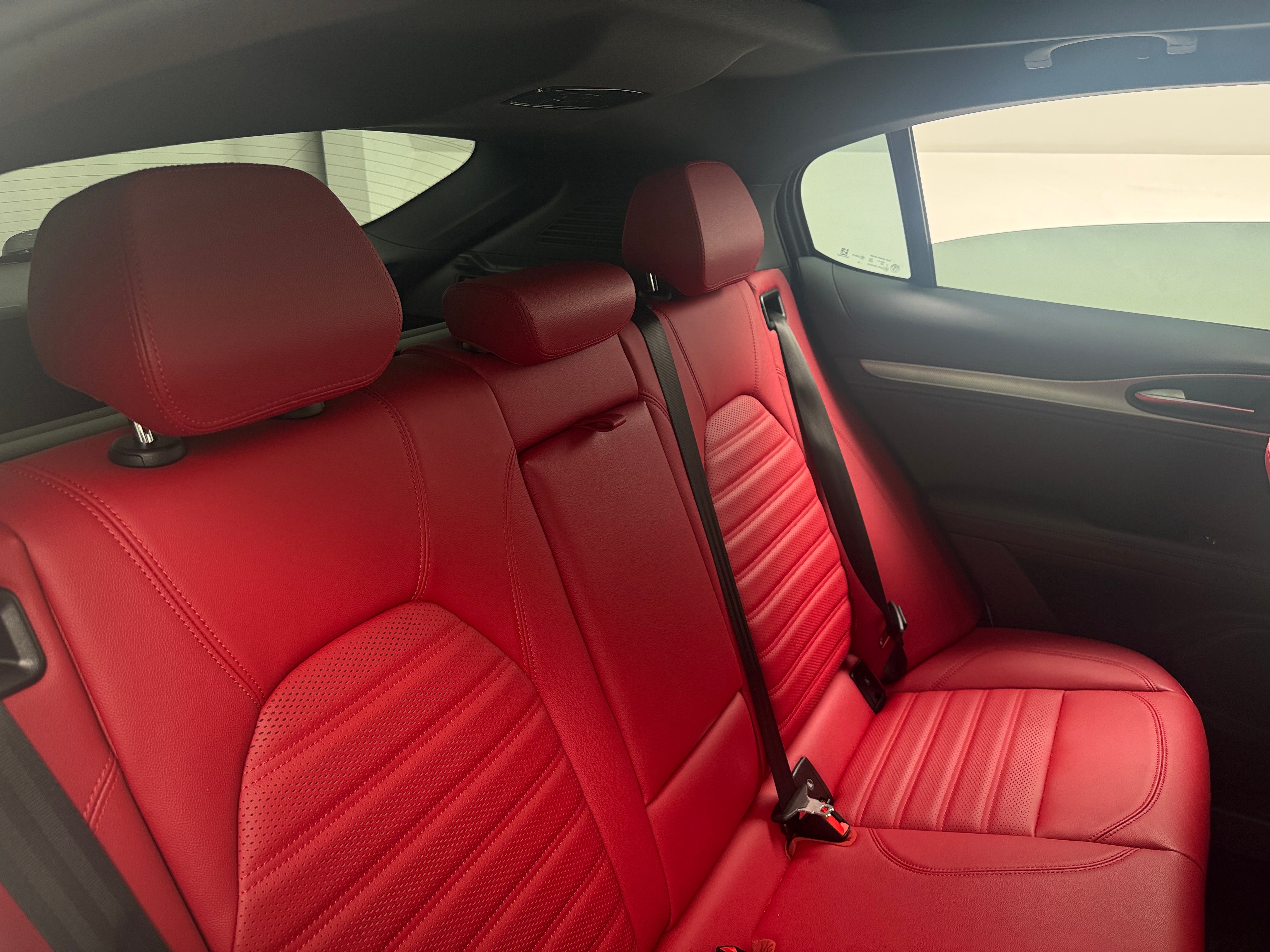 2025 Alfa Romeo Stelvio Base - Photo 8