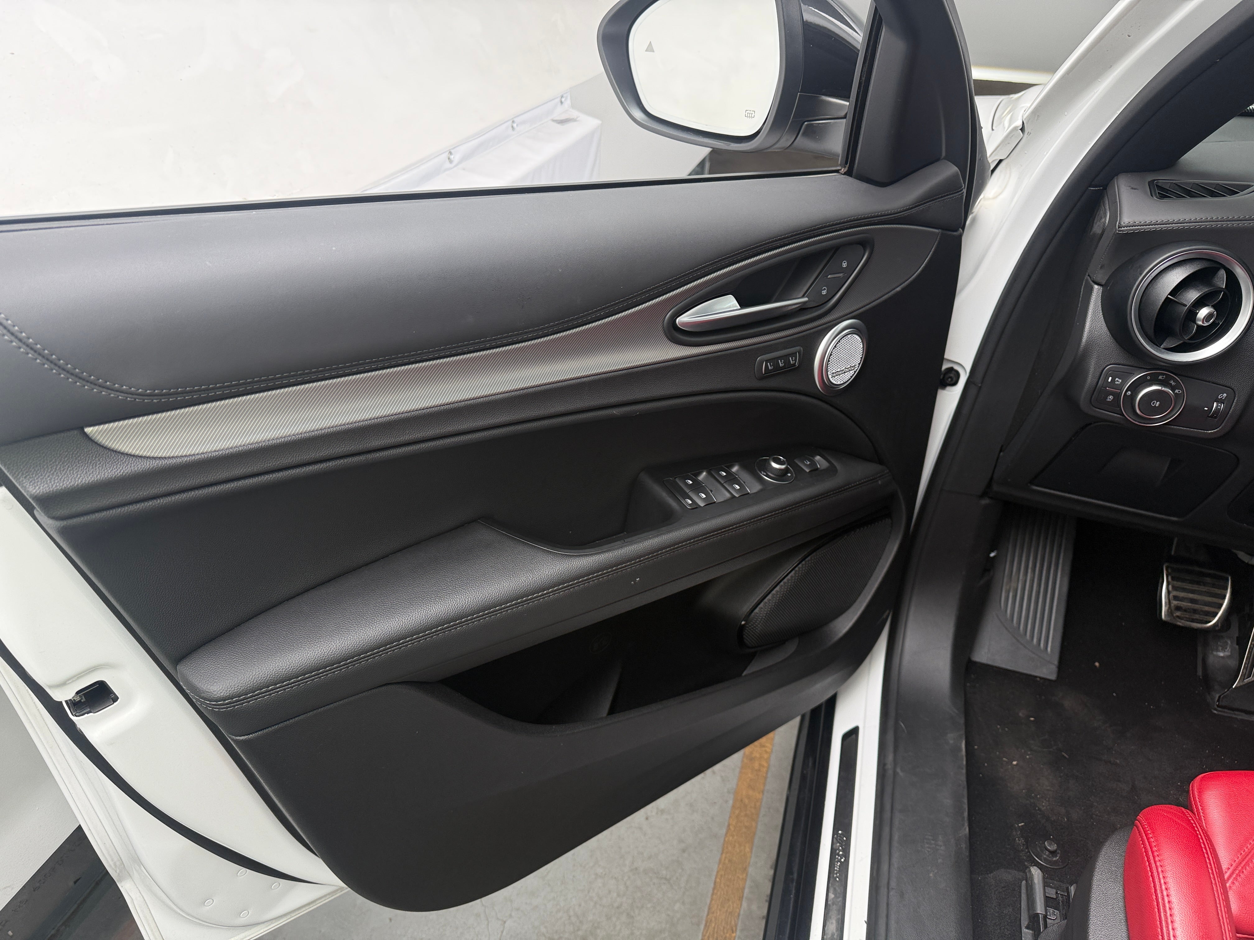 2025 Alfa Romeo Stelvio Base - Photo 10