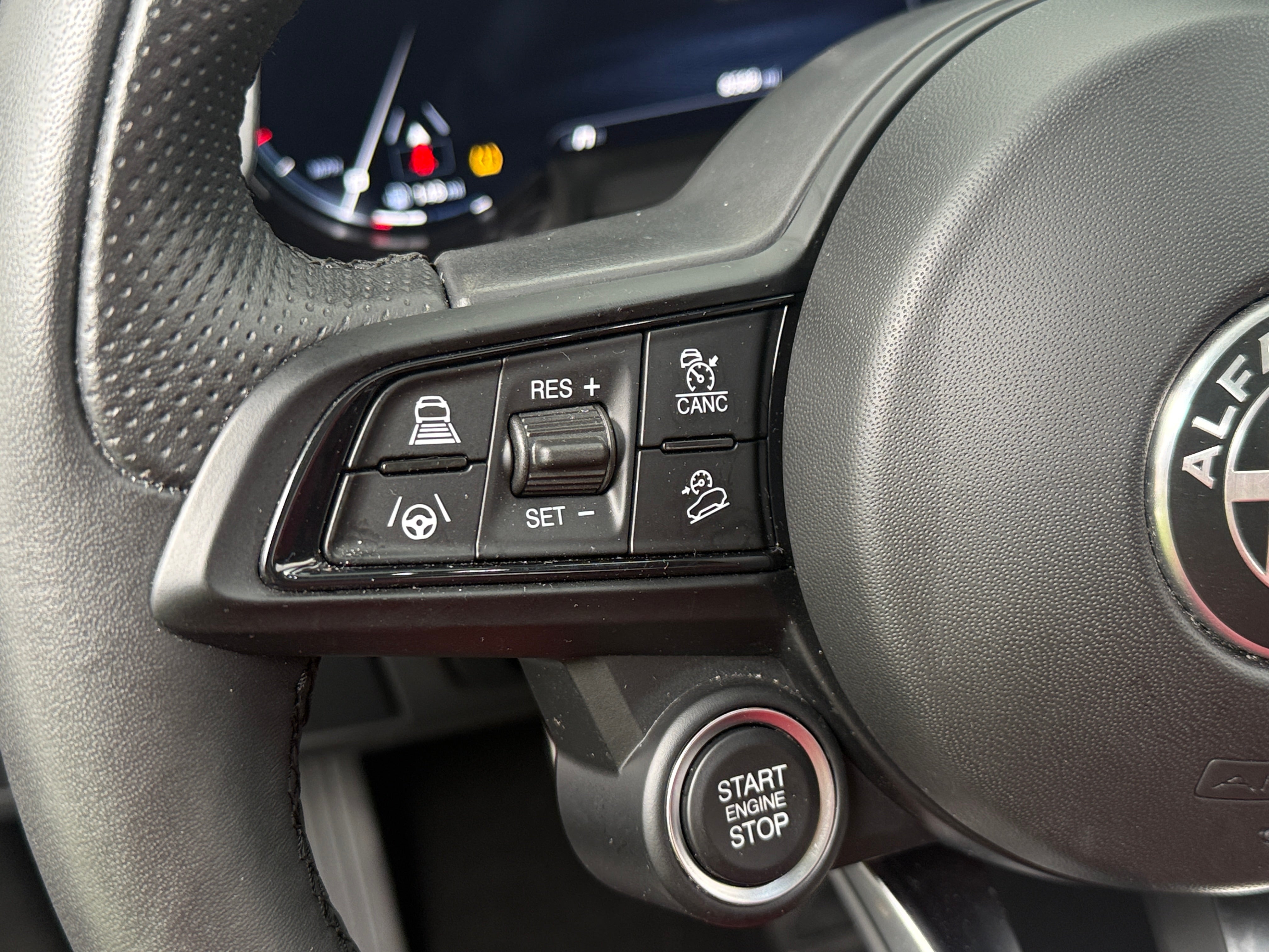 2025 Alfa Romeo Stelvio Base - Photo 14