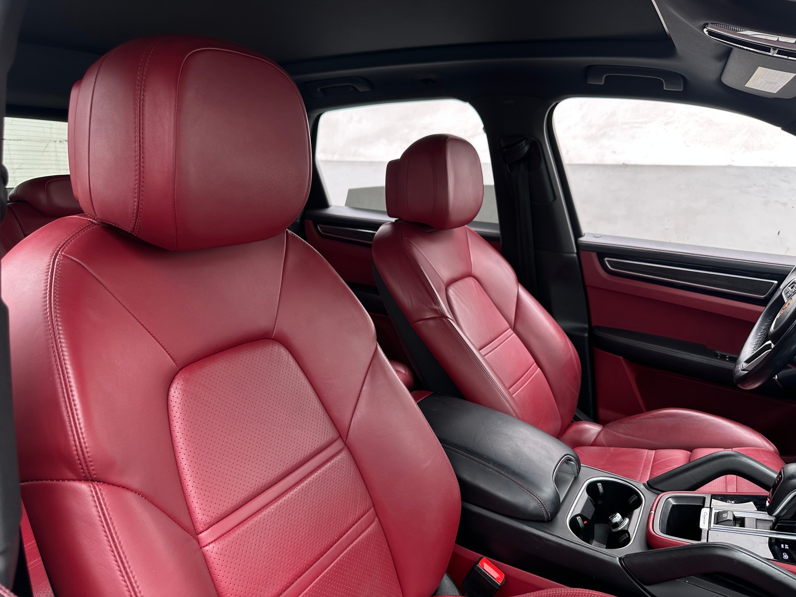 Thumbnail: 2021 Porsche Cayenne - 2