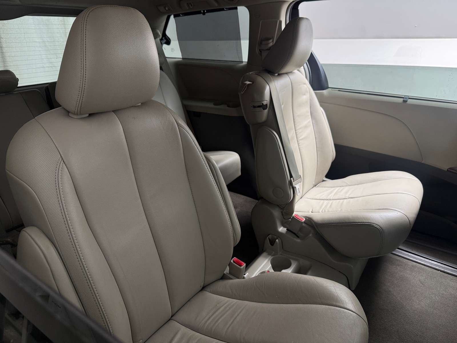 Thumbnail: 2013 Toyota Sienna - 5