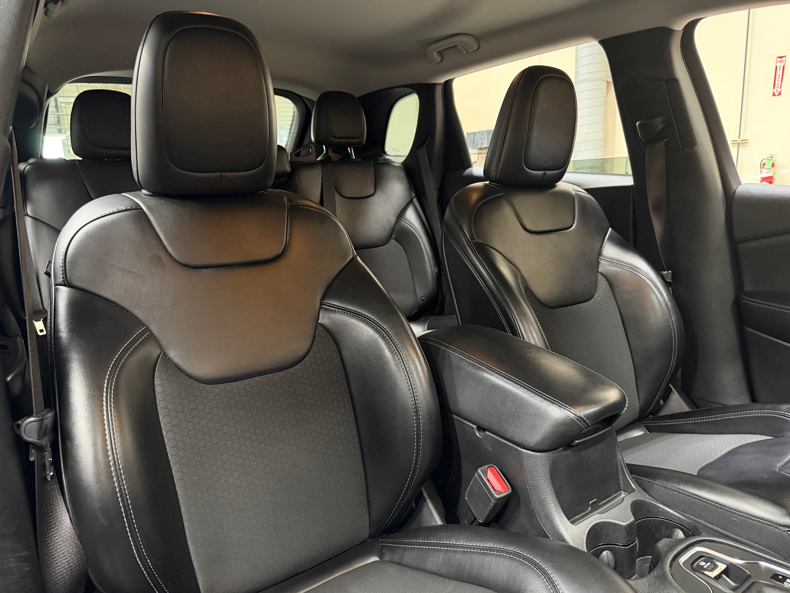 Thumbnail: 2019 Jeep Cherokee - 2