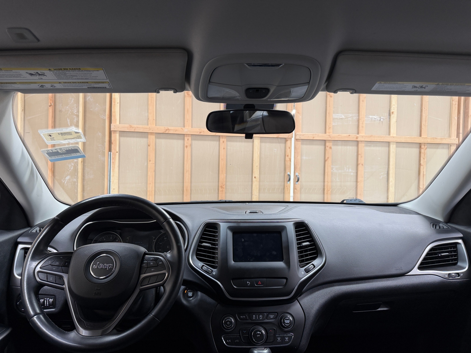 Thumbnail: 2019 Jeep Cherokee - 3