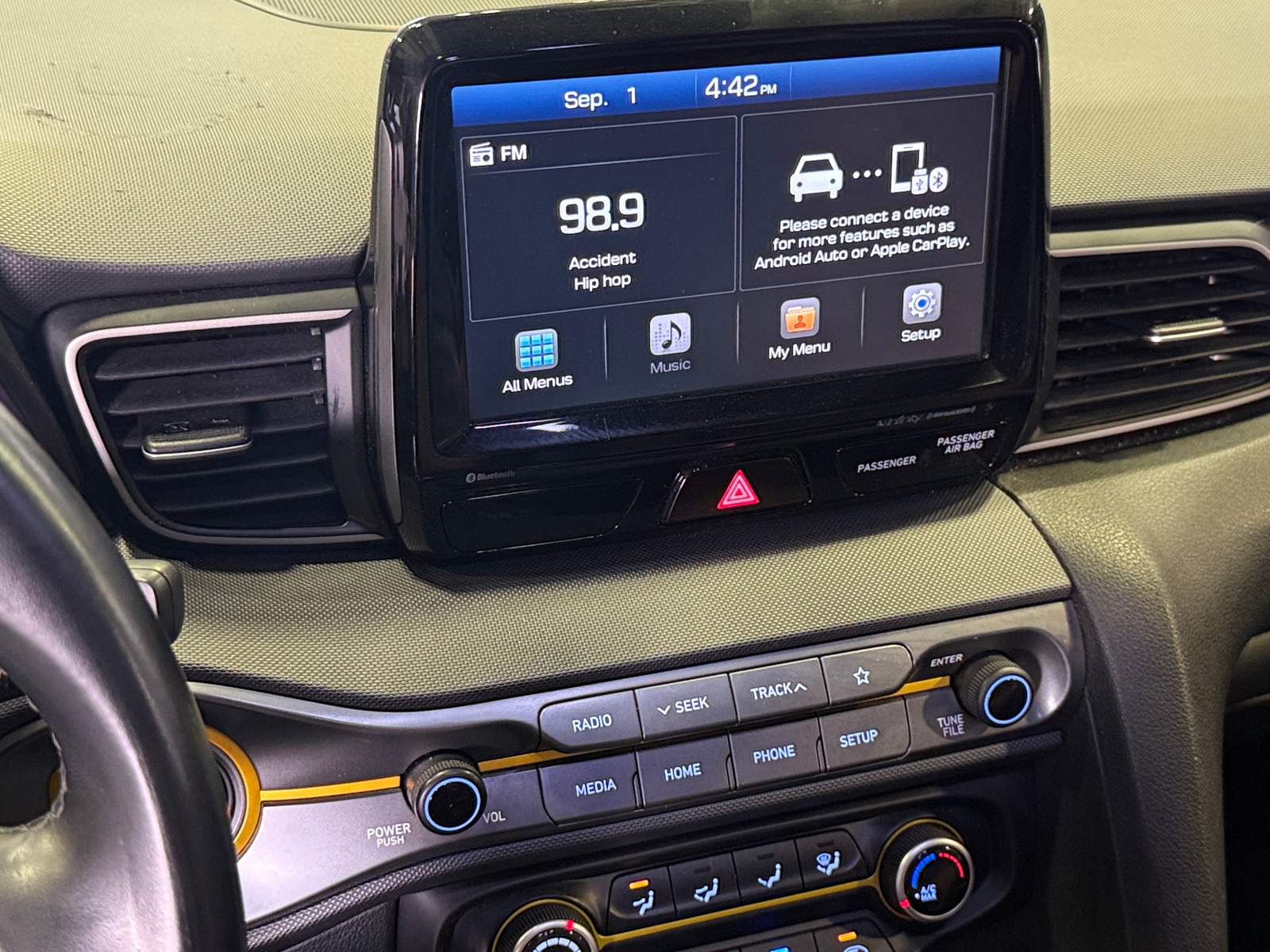 Thumbnail: 2019 Hyundai Veloster - 4