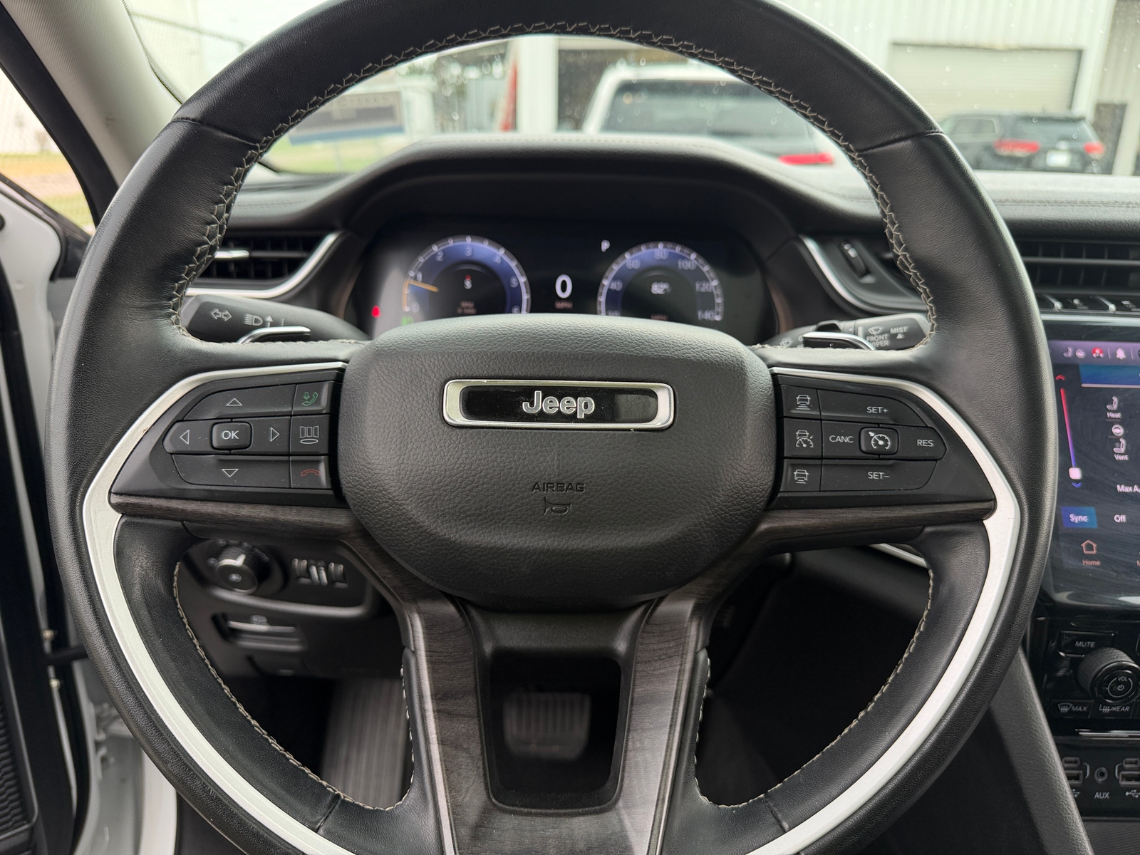 Thumbnail: 2022 Jeep Grand Cherokee L - 4