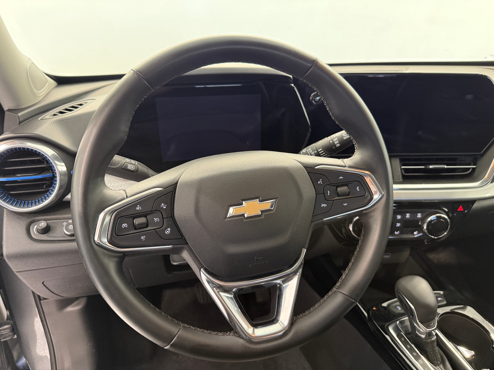 Thumbnail: 2025 Chevrolet Trax - 4