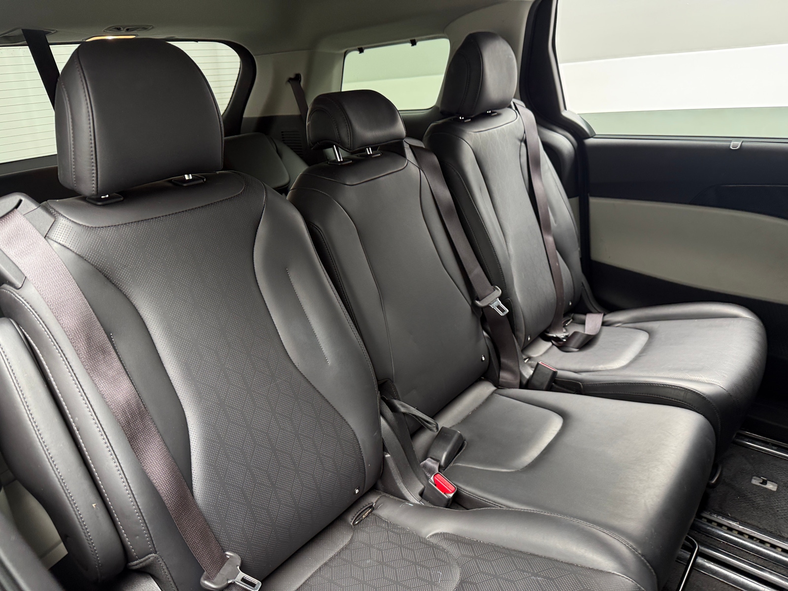 Thumbnail: 2023 Kia Carnival - 5