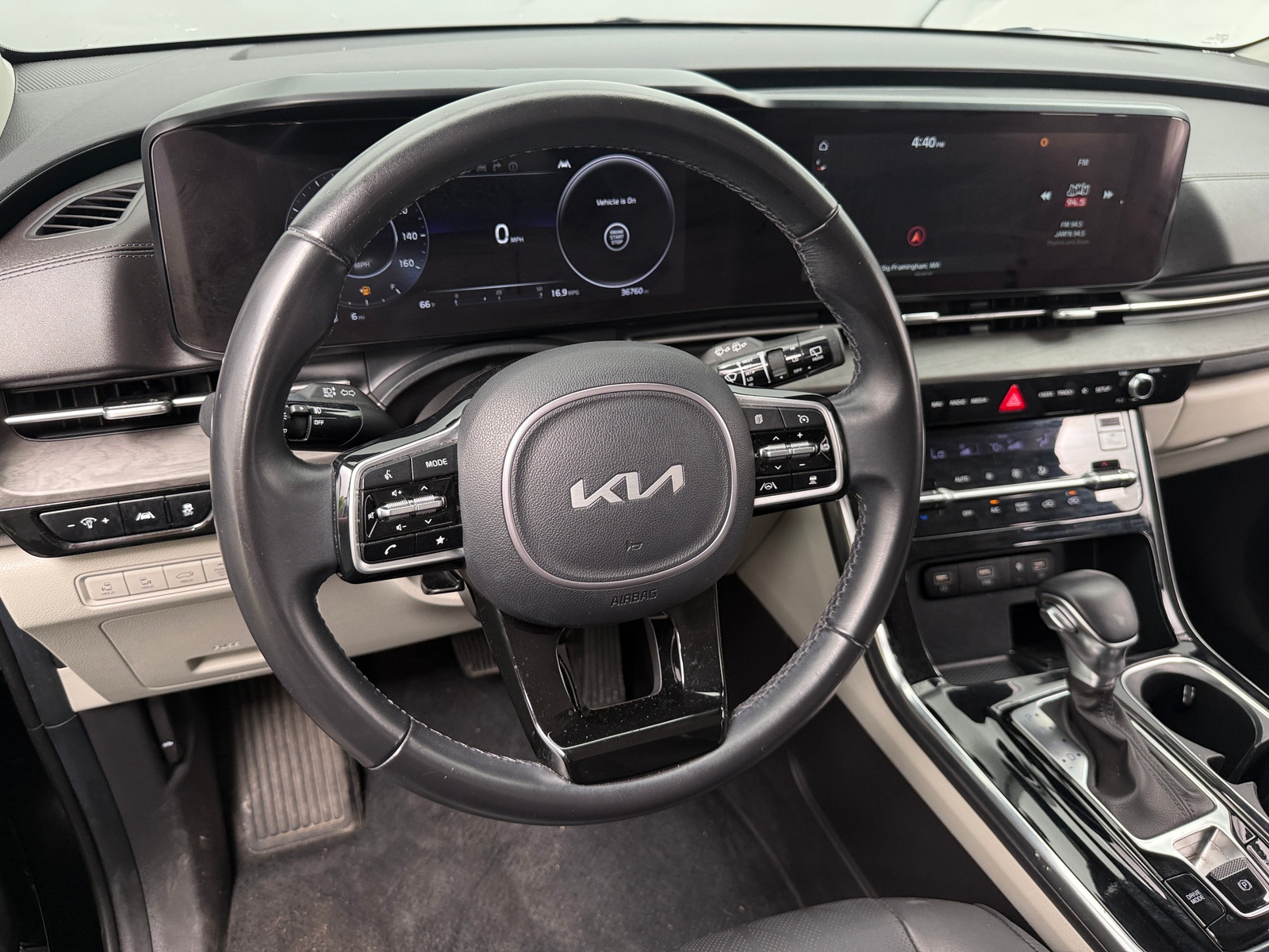 Thumbnail: 2023 Kia Carnival - 4