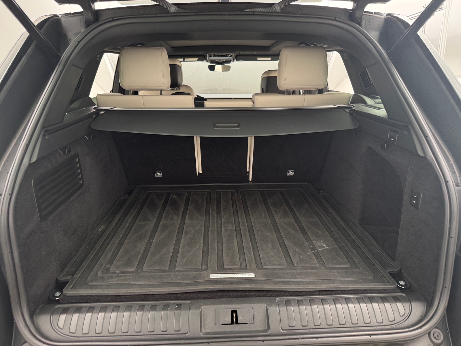 Thumbnail: 2021 Land Rover Range Rover Sport - 6