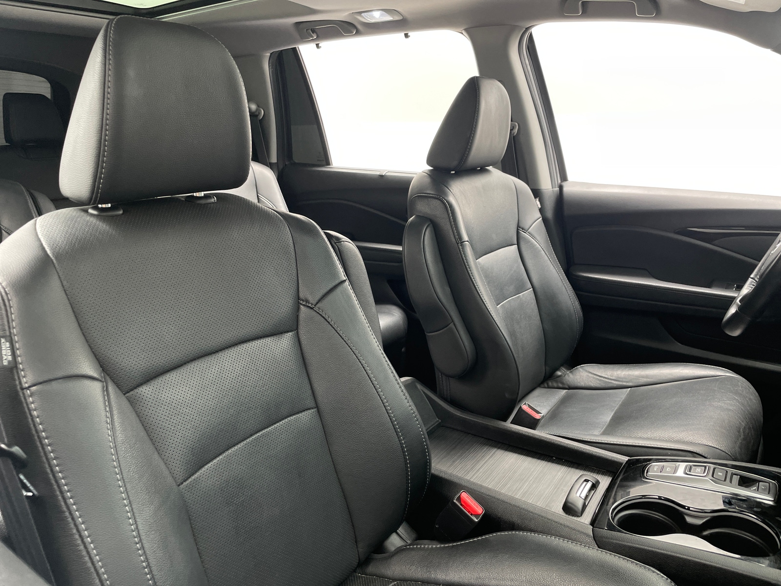 Thumbnail: 2019 Honda Pilot - 2