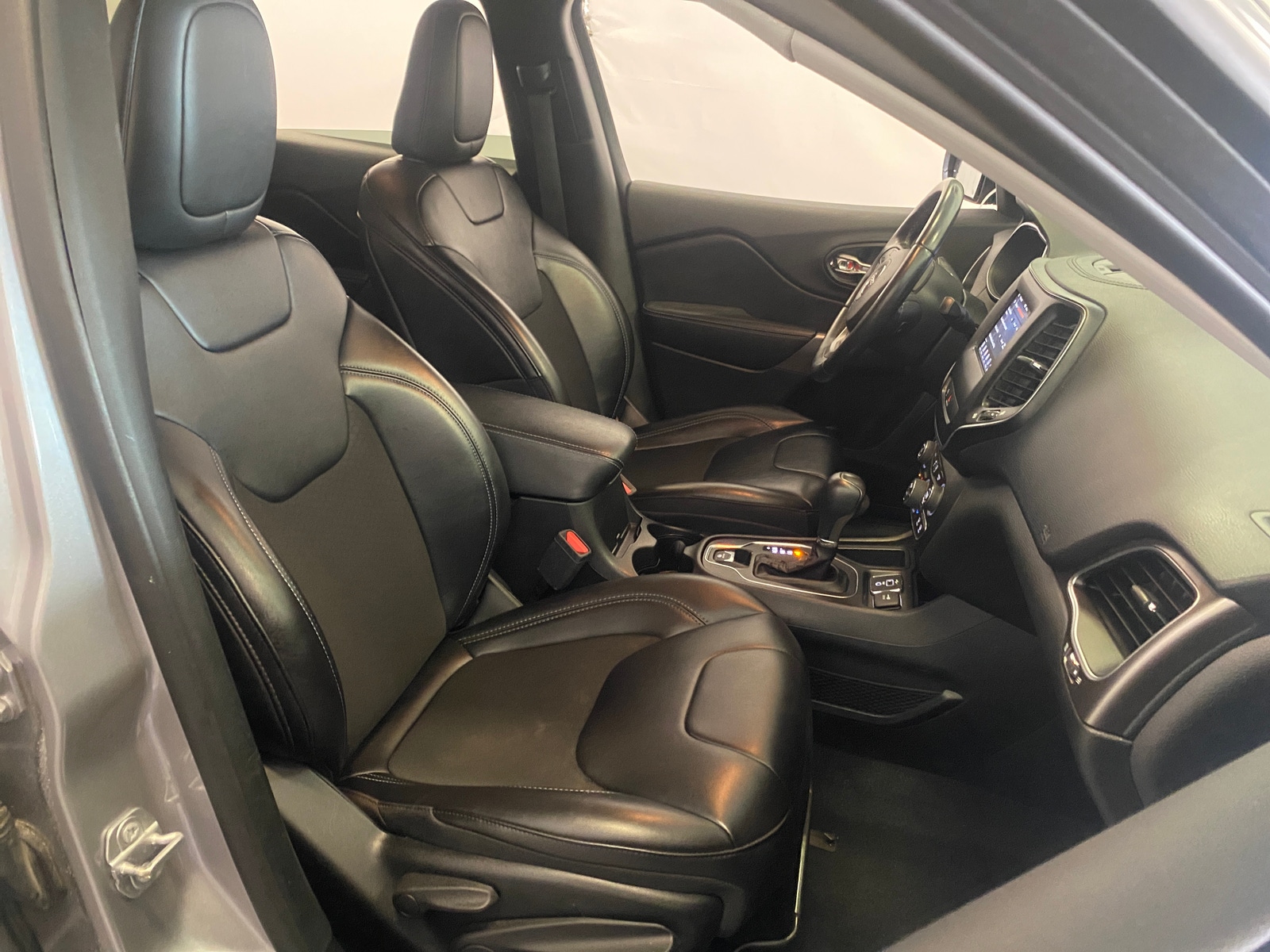 Thumbnail: 2019 Jeep Cherokee - 2
