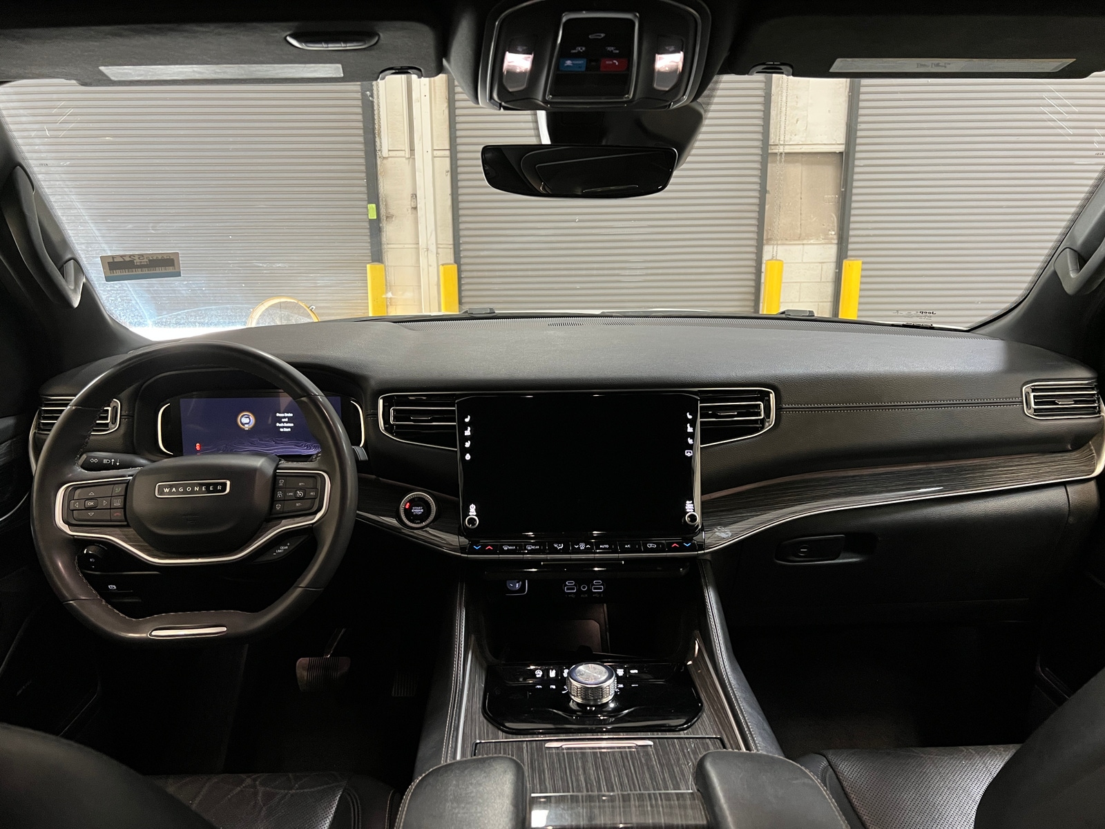 Thumbnail: 2022 Jeep Wagoneer - 2