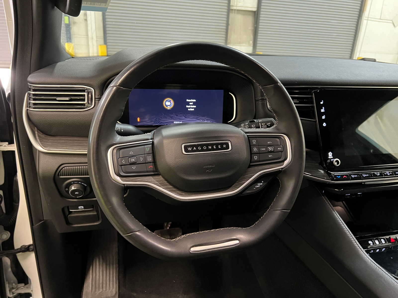 Thumbnail: 2022 Jeep Wagoneer - 4