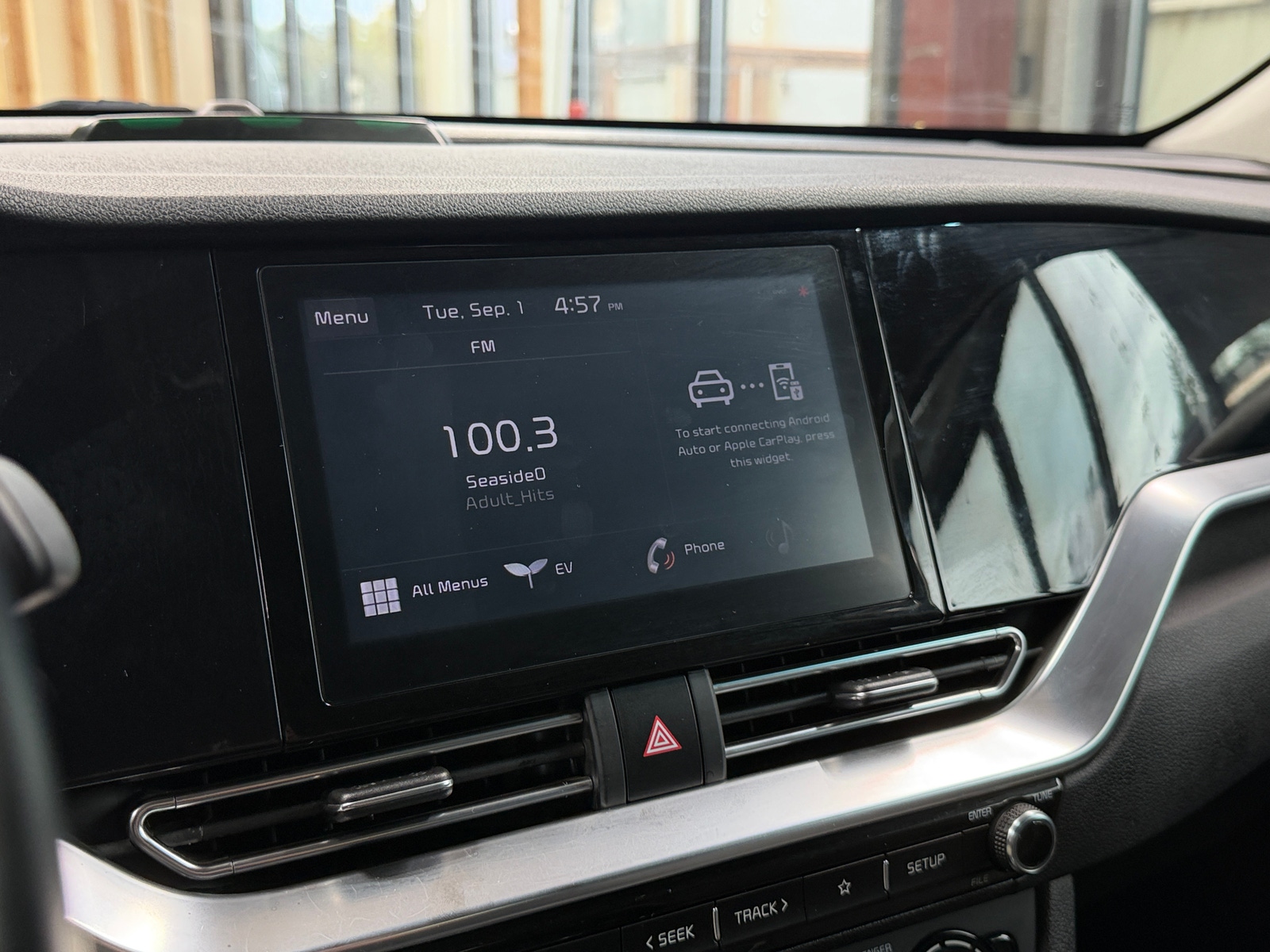 Thumbnail: 2022 Kia Niro - 3