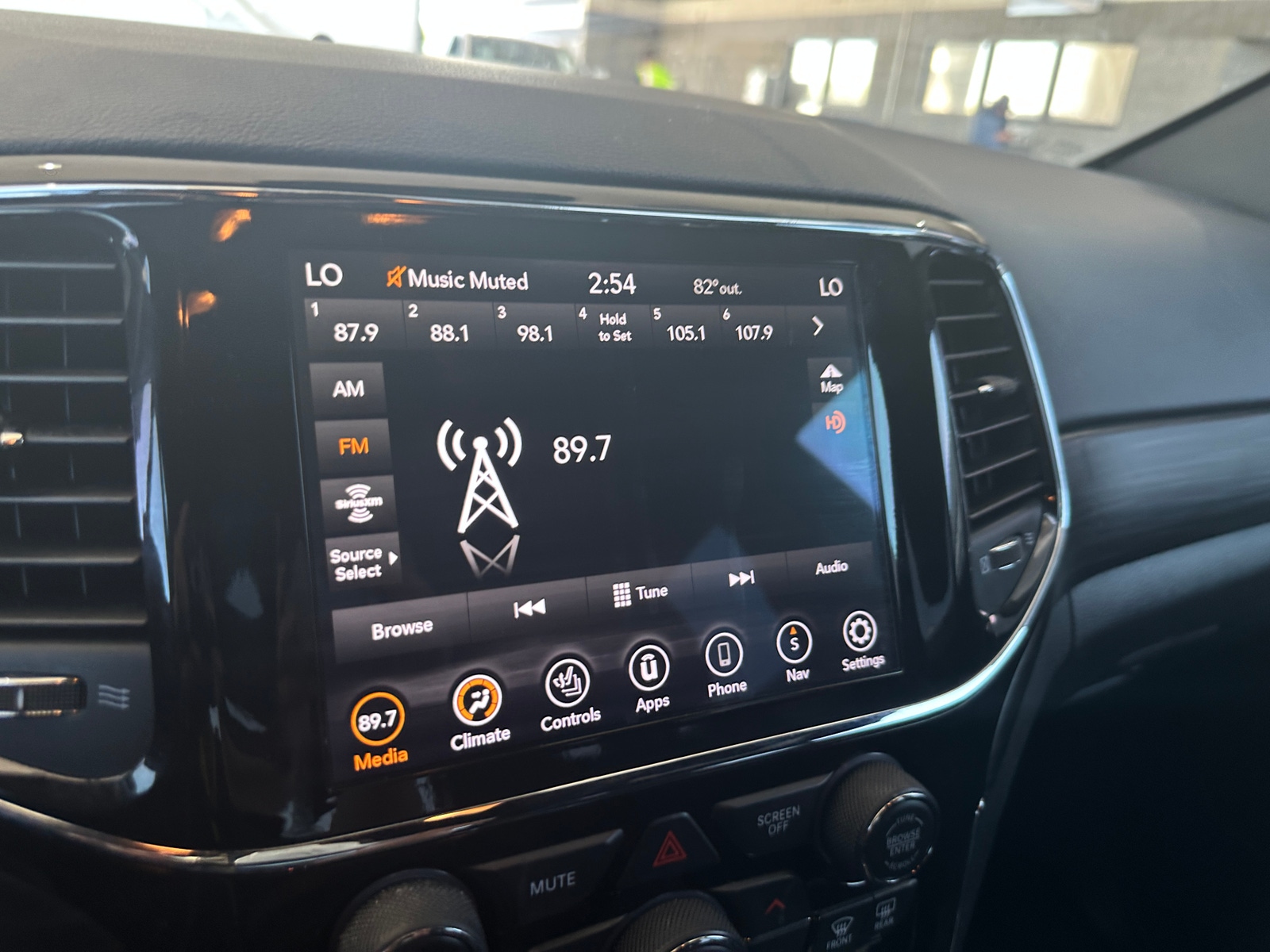 Thumbnail: 2021 Jeep Grand Cherokee - 3