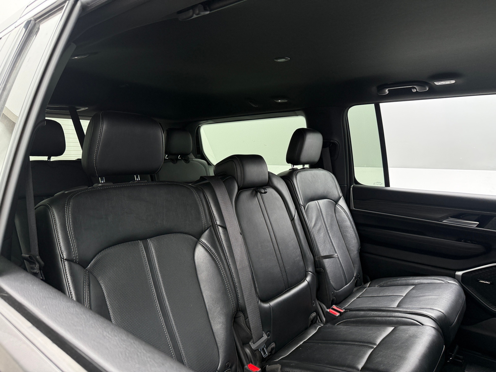 Thumbnail: 2024 Jeep Wagoneer - 5