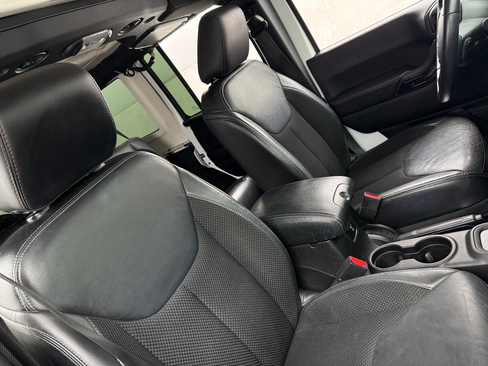 Thumbnail: 2017 Jeep Wrangler - 2