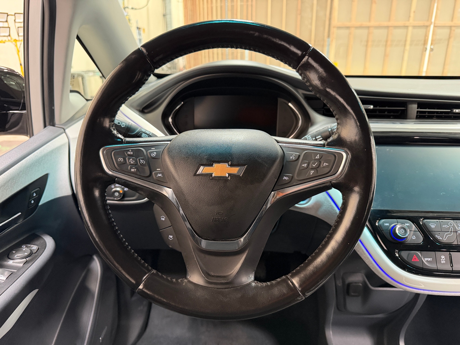 Thumbnail: 2021 Chevrolet Bolt EV - 4