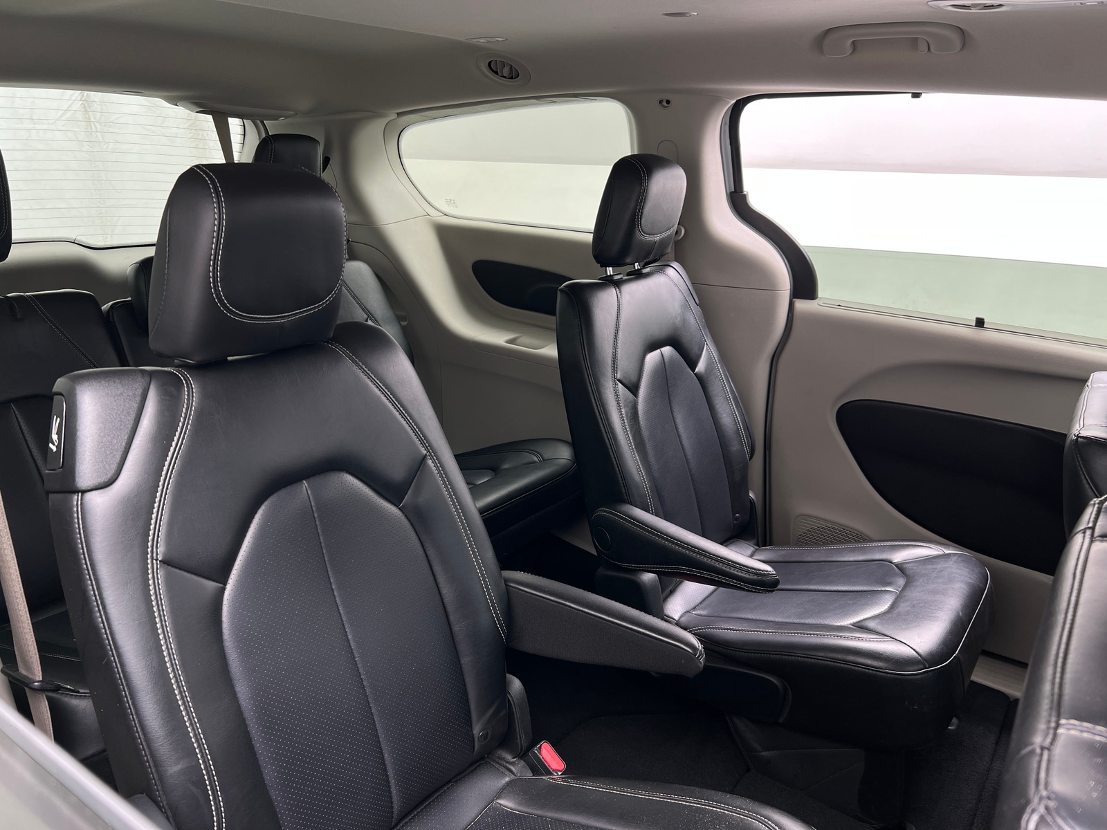 Thumbnail: 2023 Chrysler Pacifica - 5