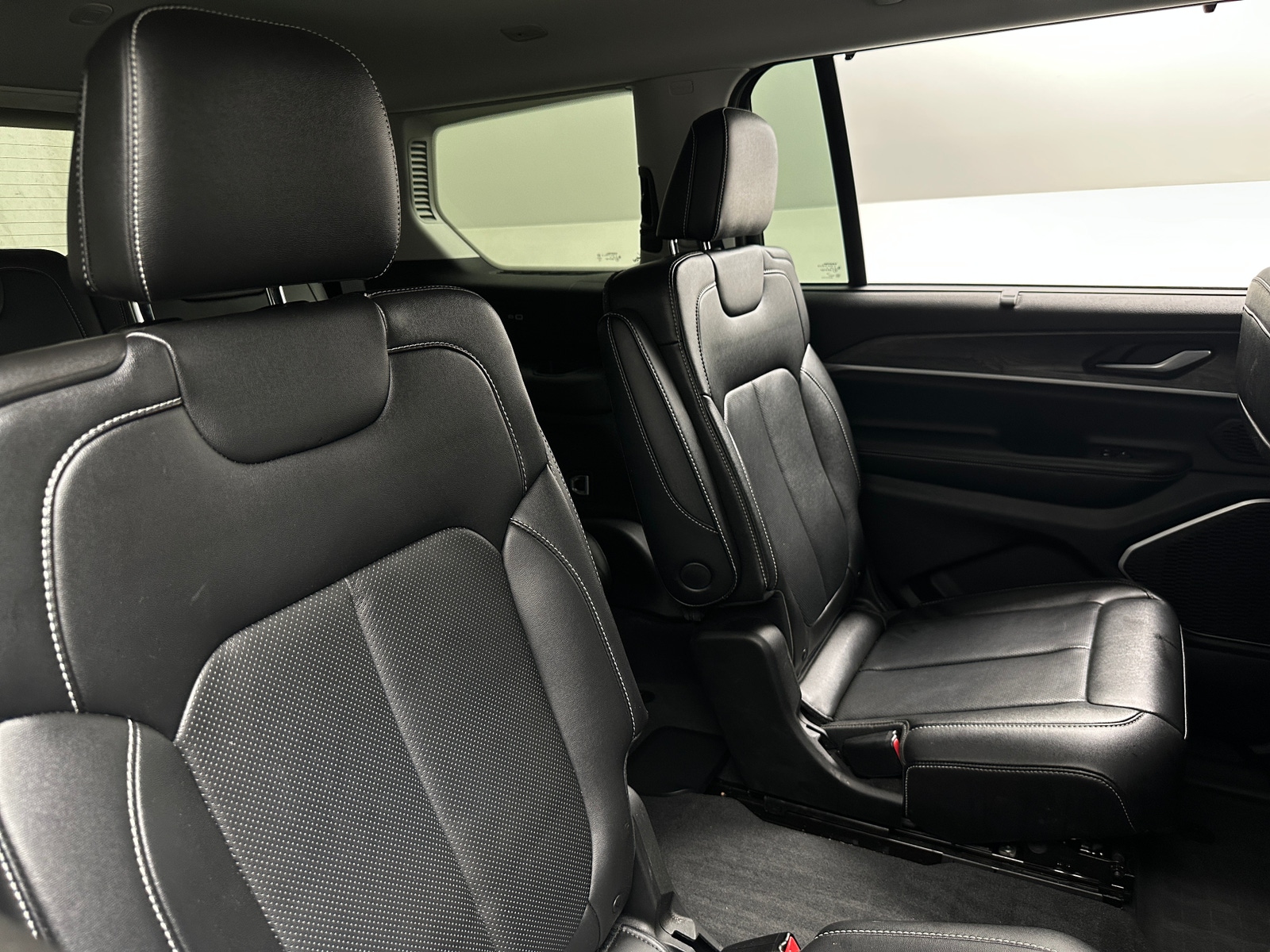 Thumbnail: 2023 Jeep Grand Cherokee L - 6