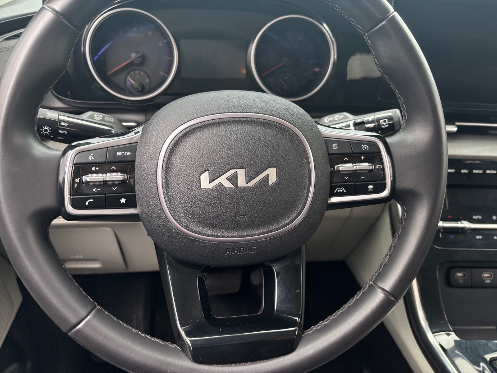 Thumbnail: 2024 Kia Carnival - 4