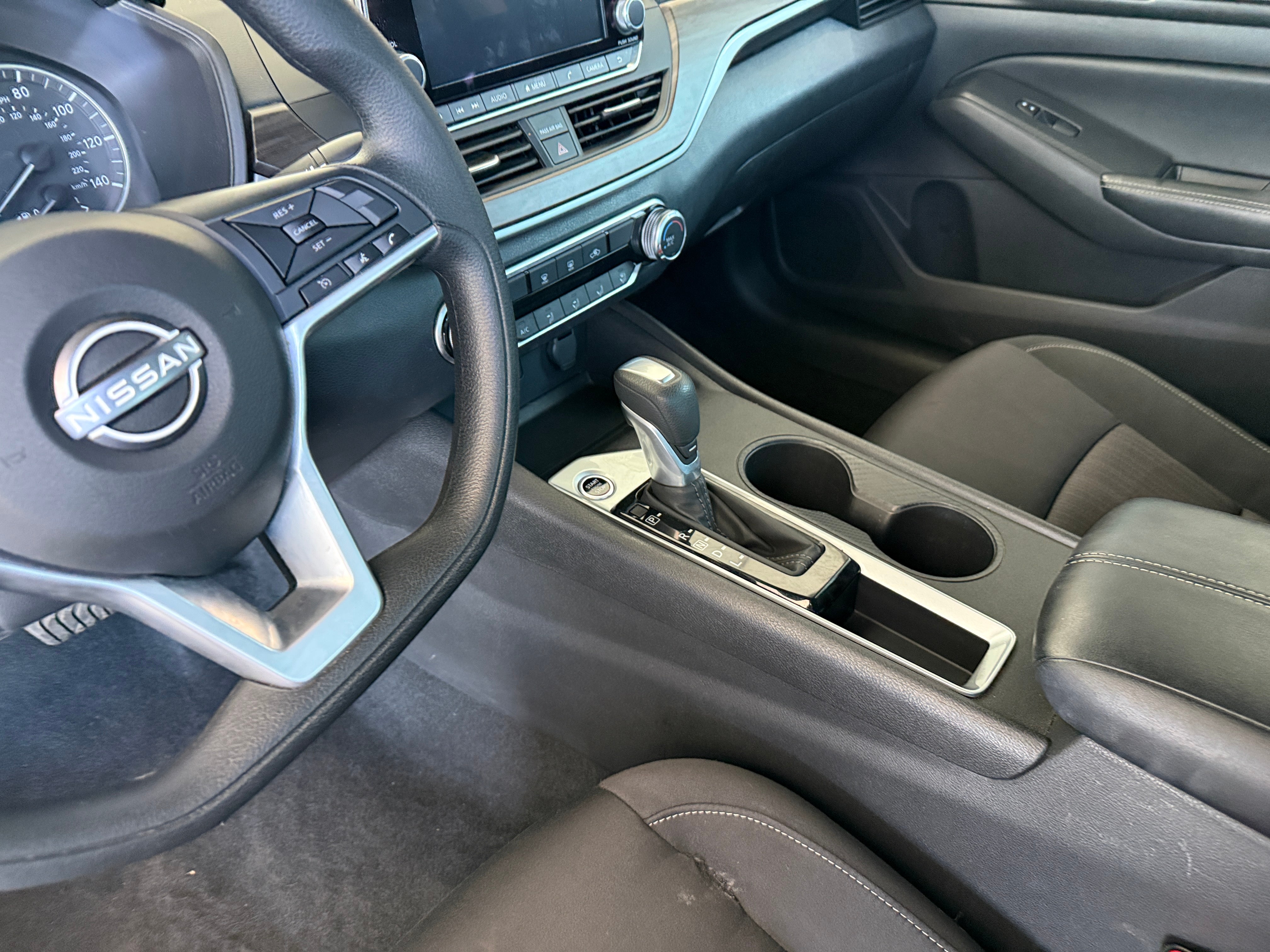 2025 Nissan Altima SV - Photo 3
