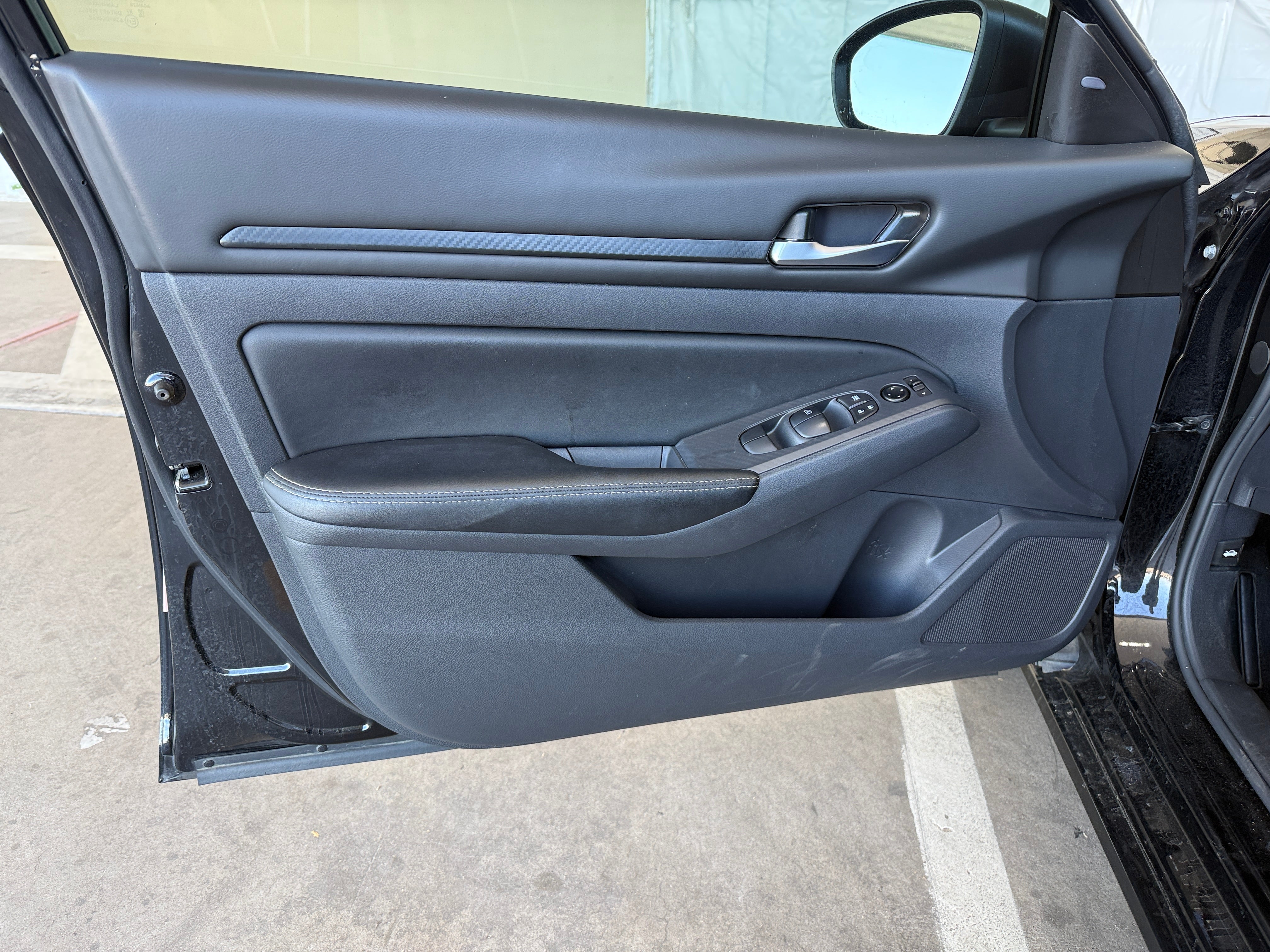 2025 Nissan Altima SV - Photo 14