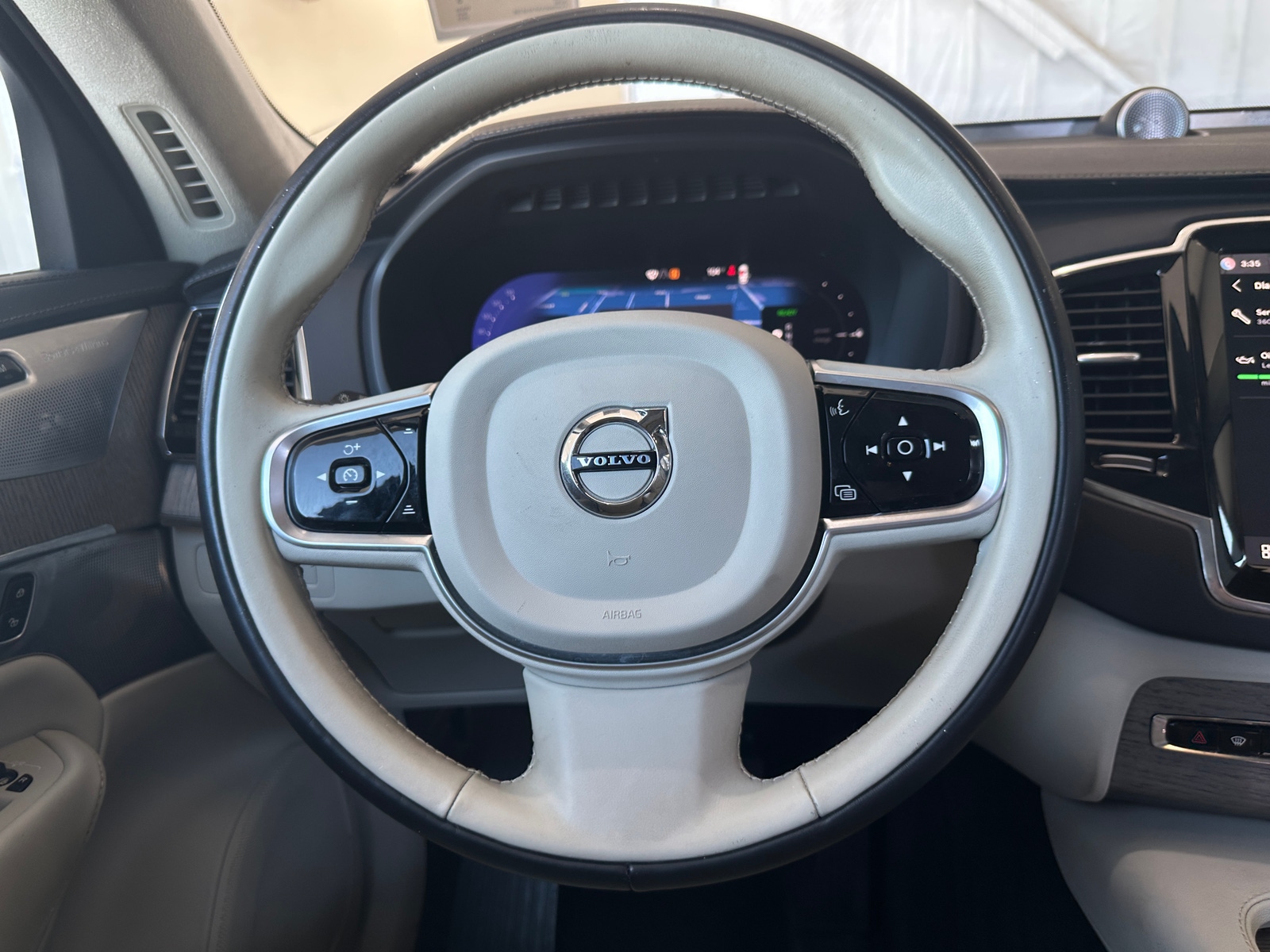 Thumbnail: 2023 Volvo XC90 - 4