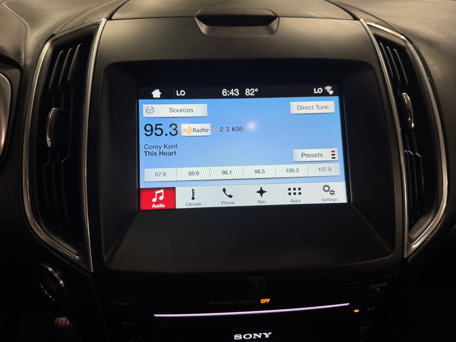 Thumbnail: 2017 Ford Edge - 3