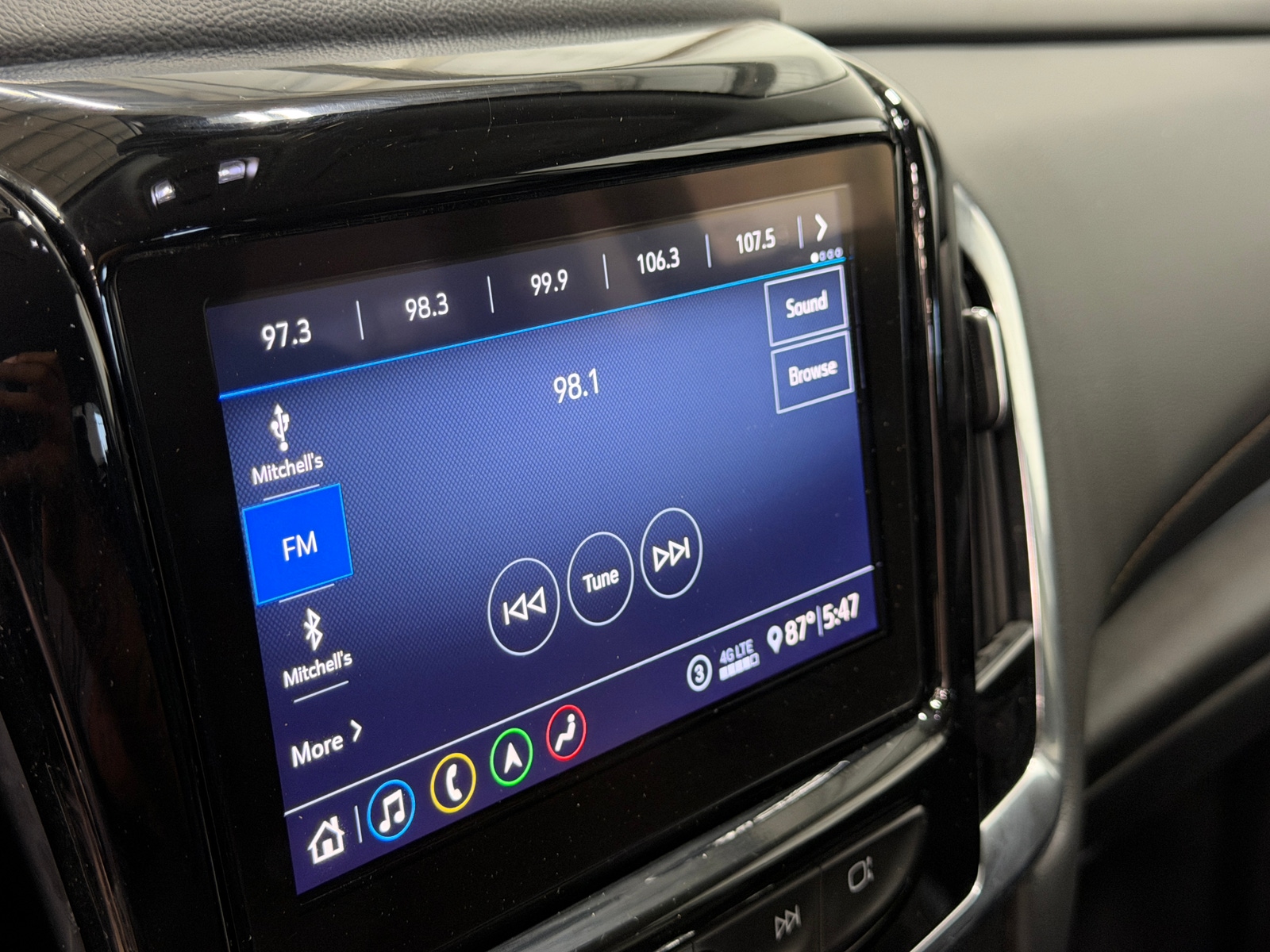 Thumbnail: 2021 Chevrolet Traverse - 3