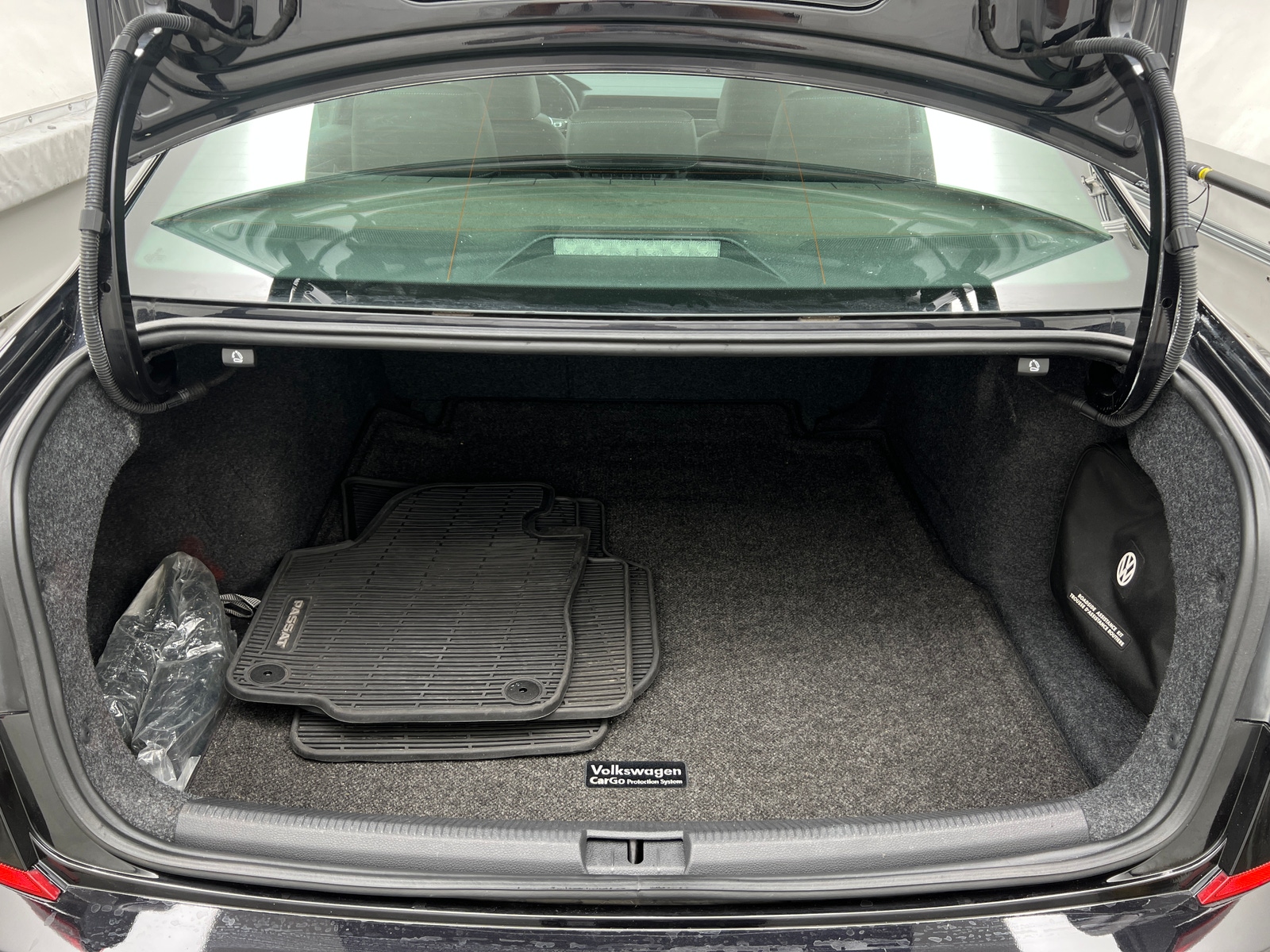 Thumbnail: 2020 Volkswagen Passat - 6
