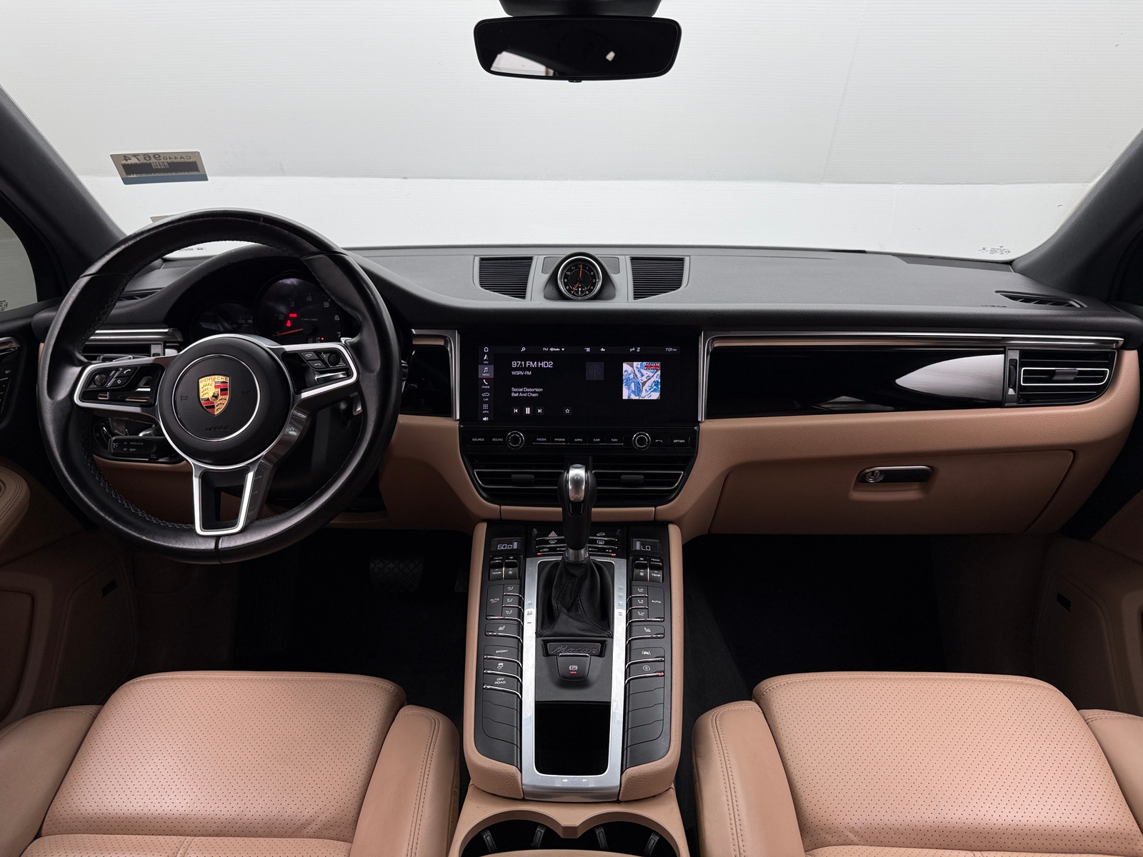Thumbnail: 2021 Porsche Macan - 2